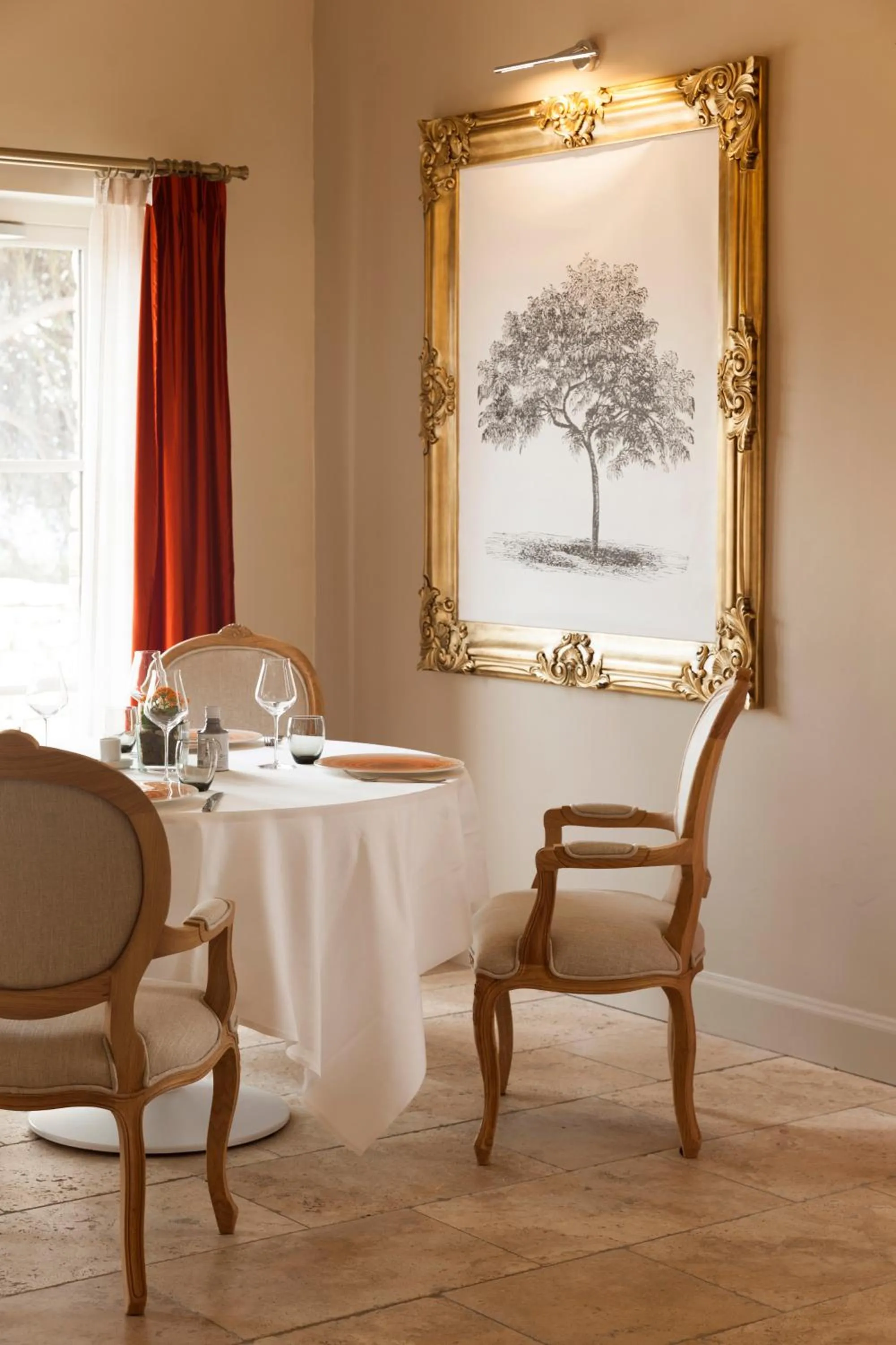 Living room in Mas des Herbes Blanches Hôtel & Spa – Relais & Châteaux