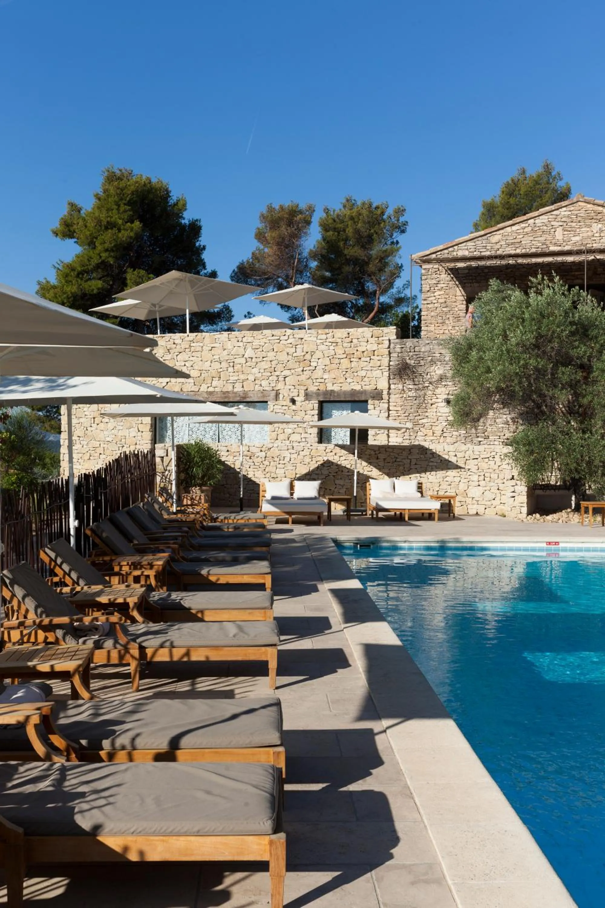 Pool view in Mas des Herbes Blanches Hôtel & Spa – Relais & Châteaux
