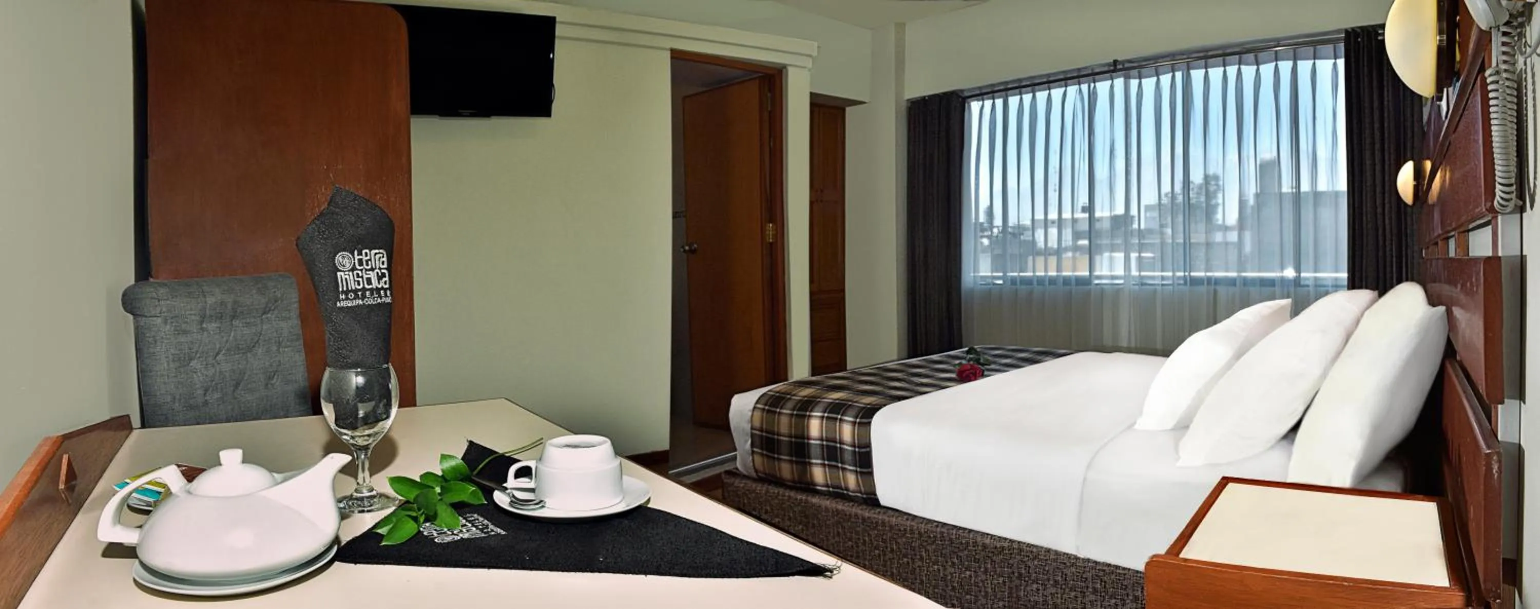 Photo of the whole room, Bed in TERRAMISTICA CENTRO BY Casa Consuelo