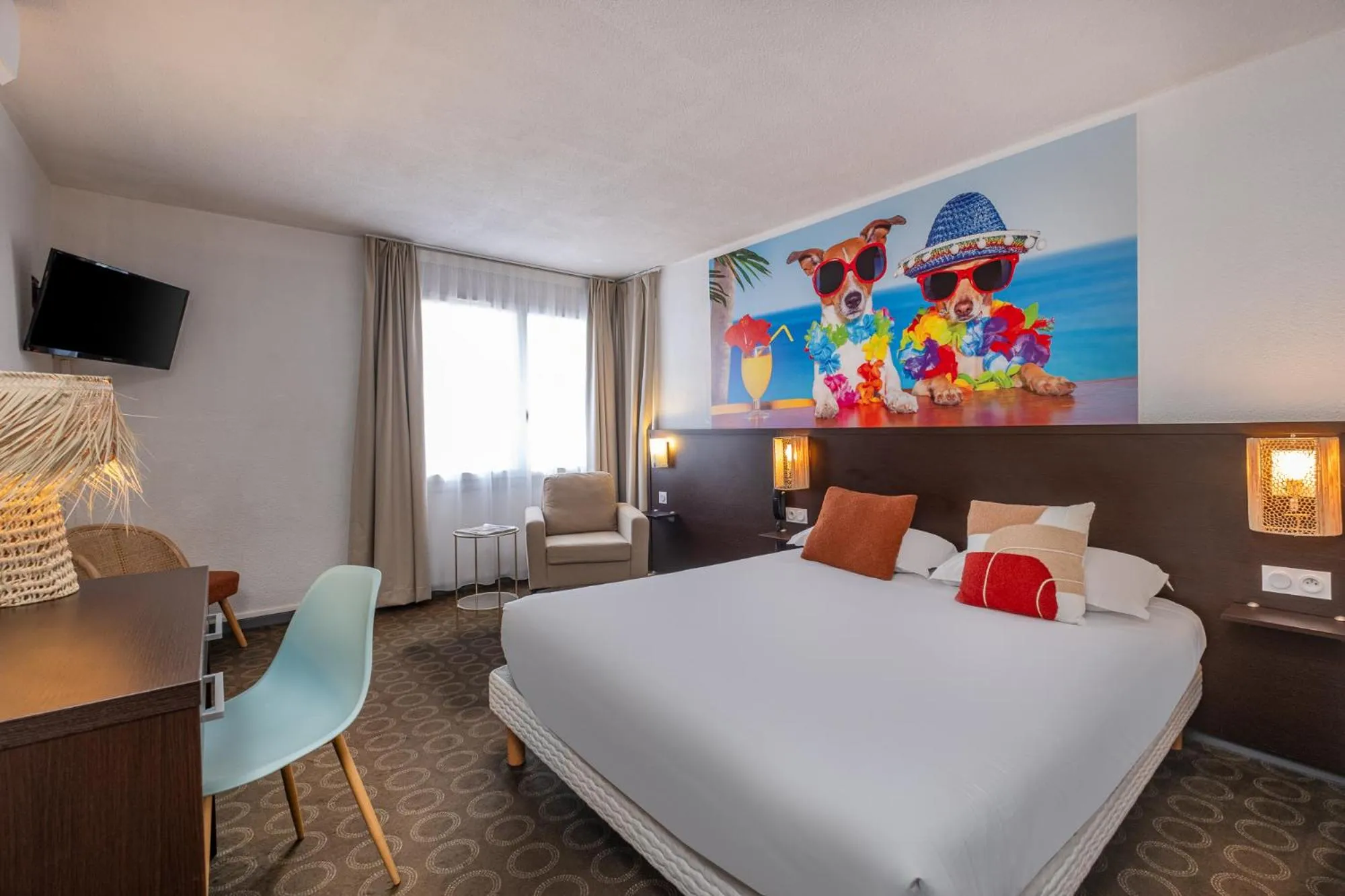 Property building, Bed in Brit Hotel Opal Centre Port