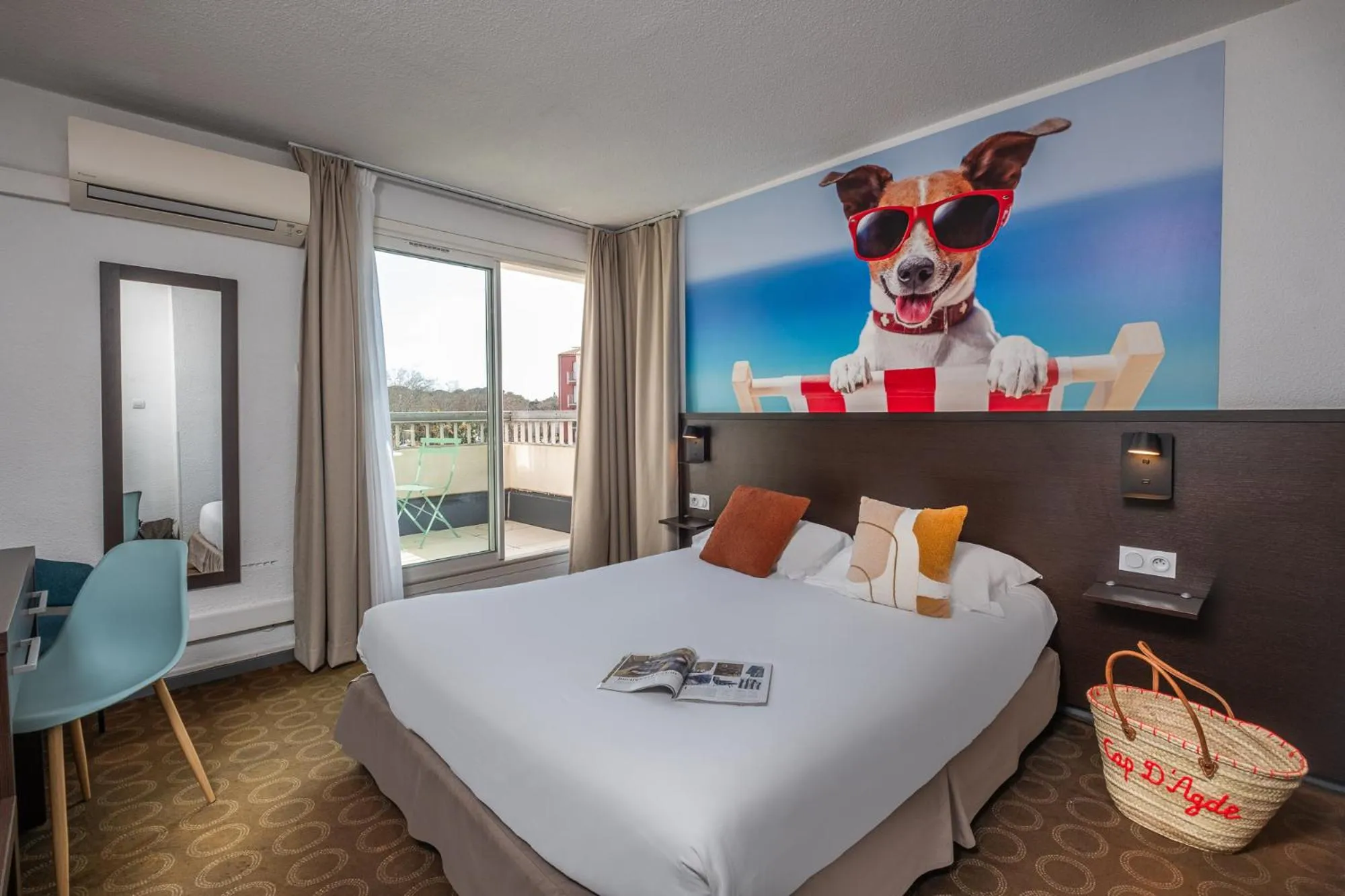 Balcony/Terrace, Bed in Brit Hotel Opal Centre Port