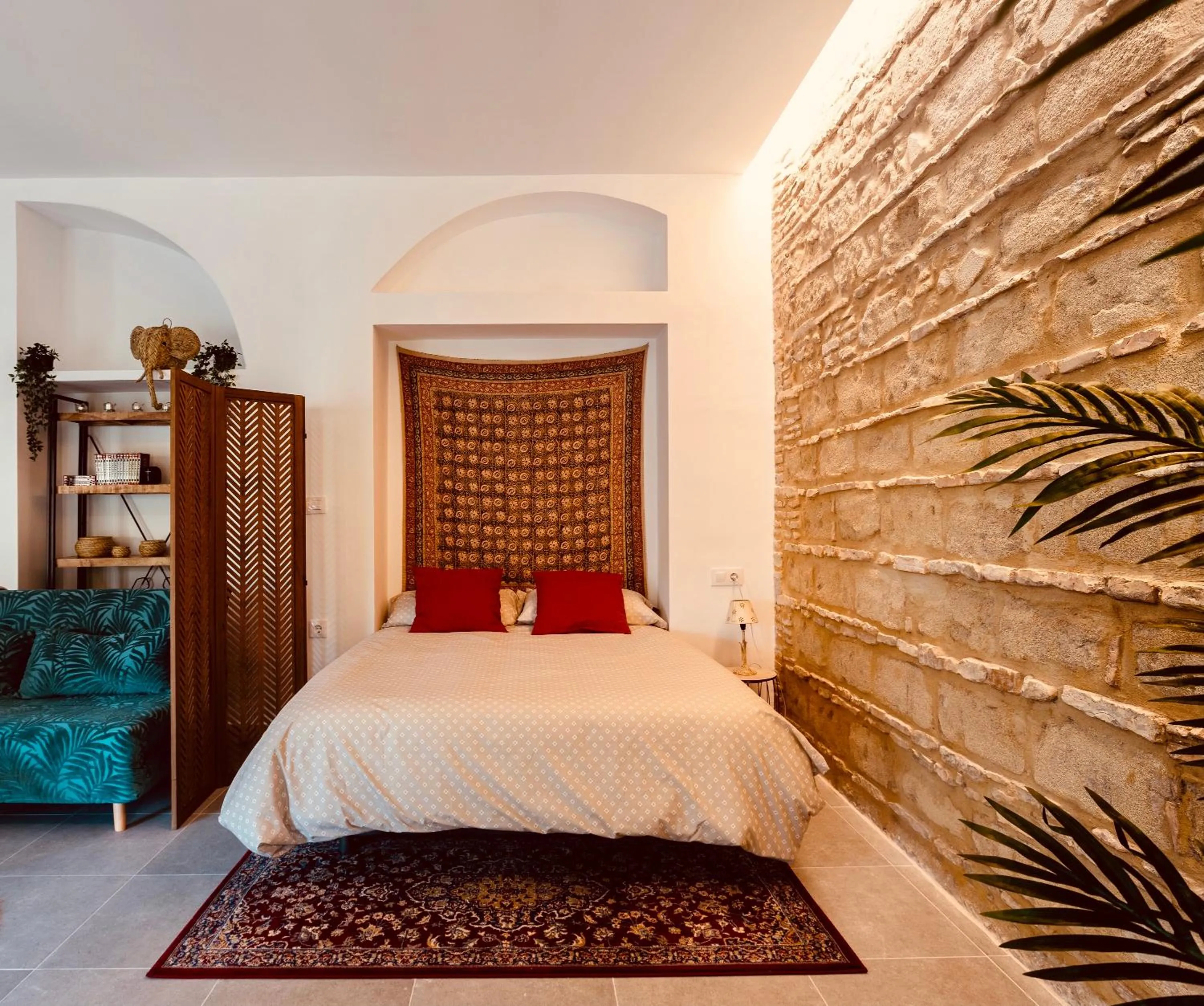 Bed in Feel the Sherry experience2 by Musgo