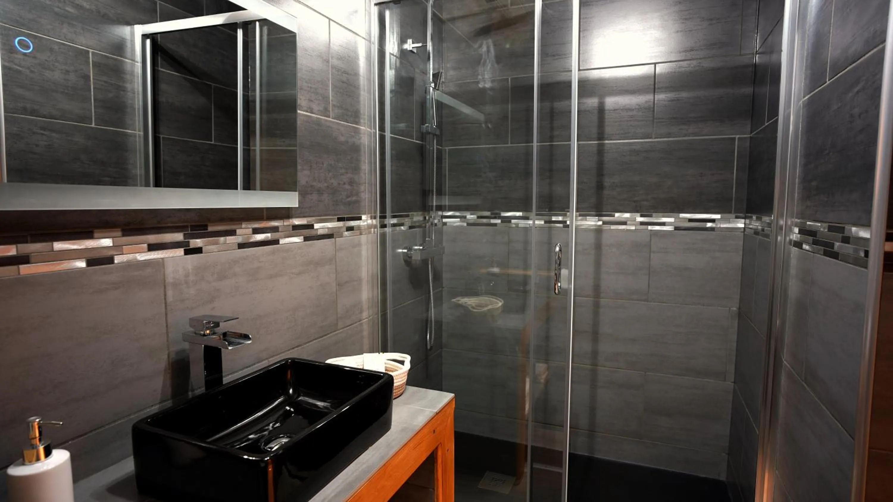 Shower in La Sapinière St Lary Soulan