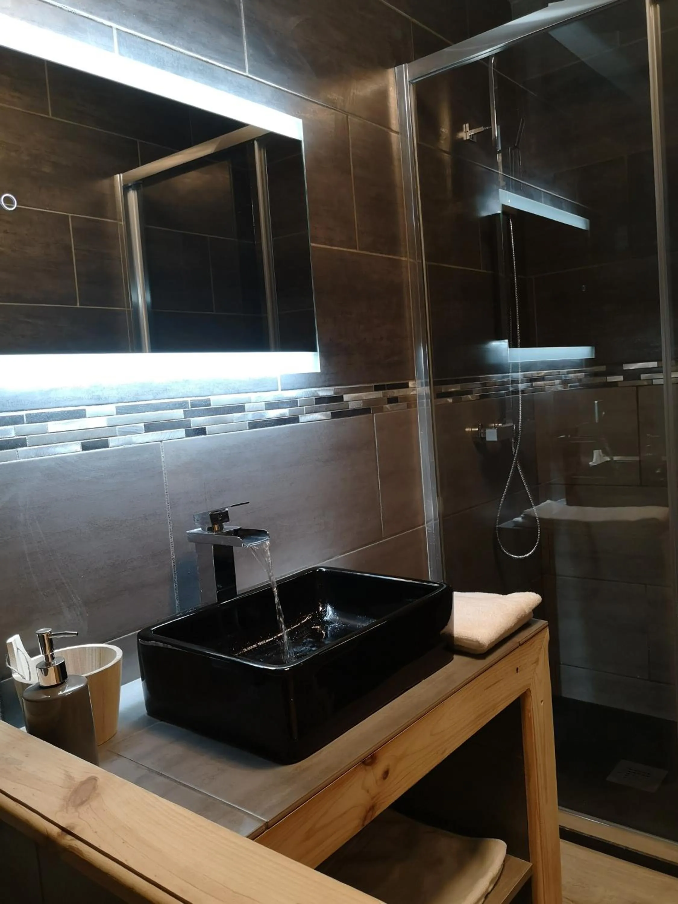 Shower in La Sapinière St Lary Soulan