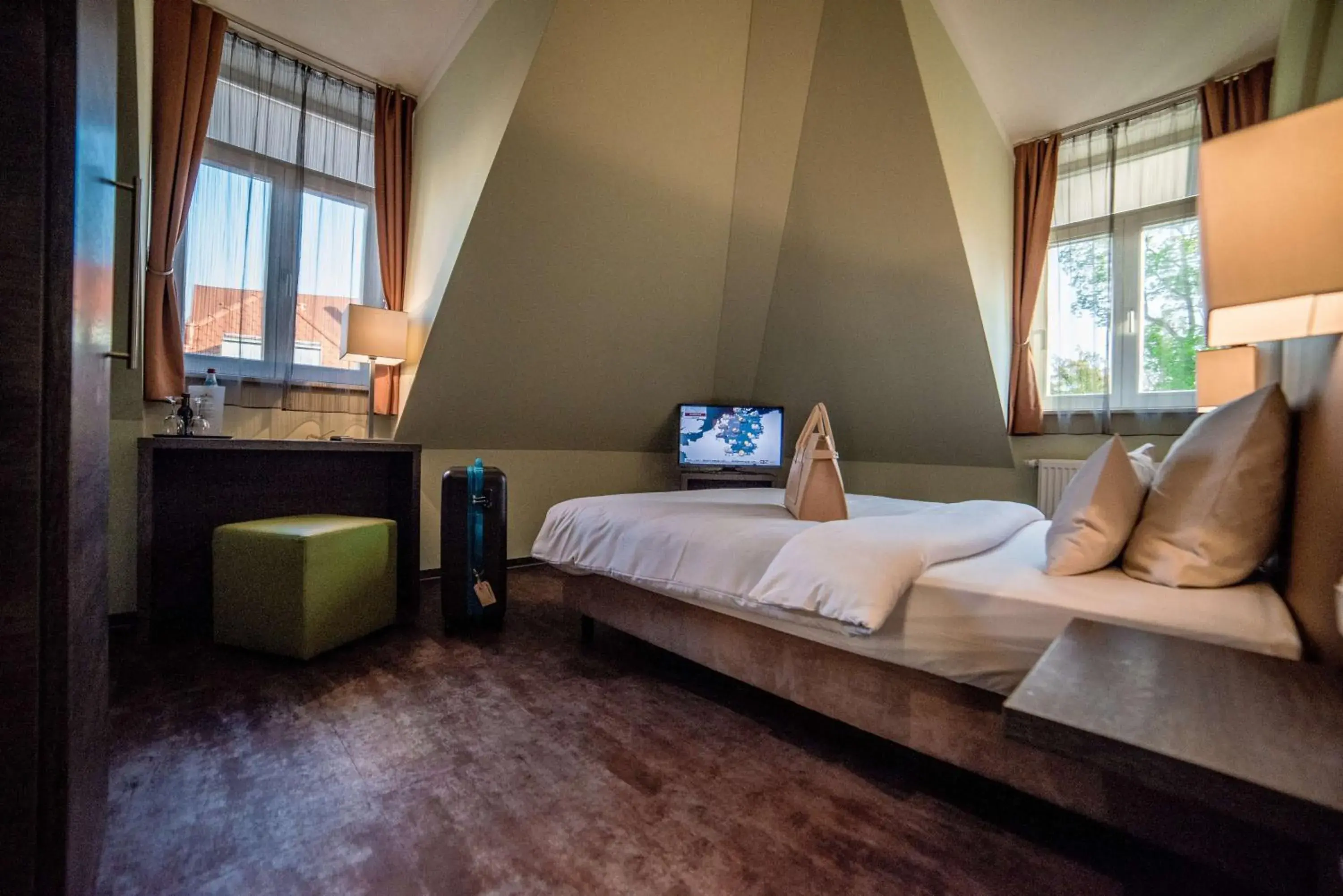 Bedroom, Bed in Hotel Jakob Regensburg DownTown, Best Western Signature Collection Bedroom, Bed in Hotel Jakob Regensburg DownTown, Best Western Signature Collection