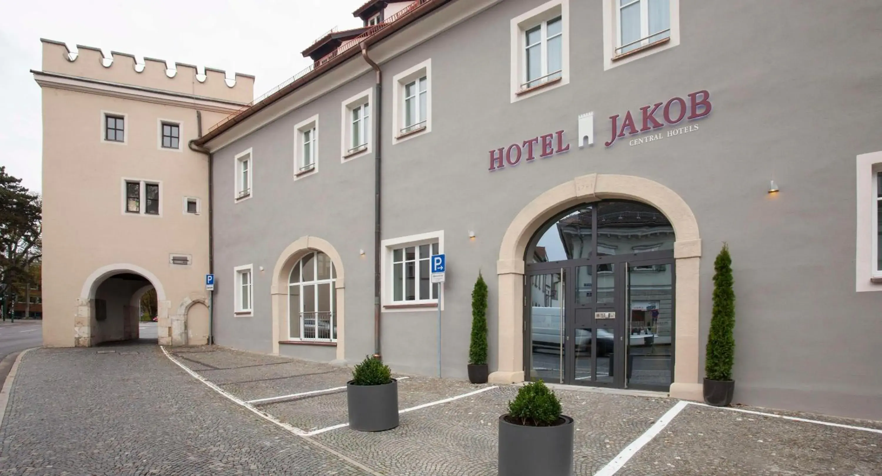Property building in Hotel Jakob Regensburg DownTown, Best Western Signature Collection Property building in Hotel Jakob Regensburg DownTown, Best Western Signature Collection