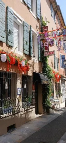 Hôtel Saint-Florent, à 2 pas du Théatre Antique d'Orange