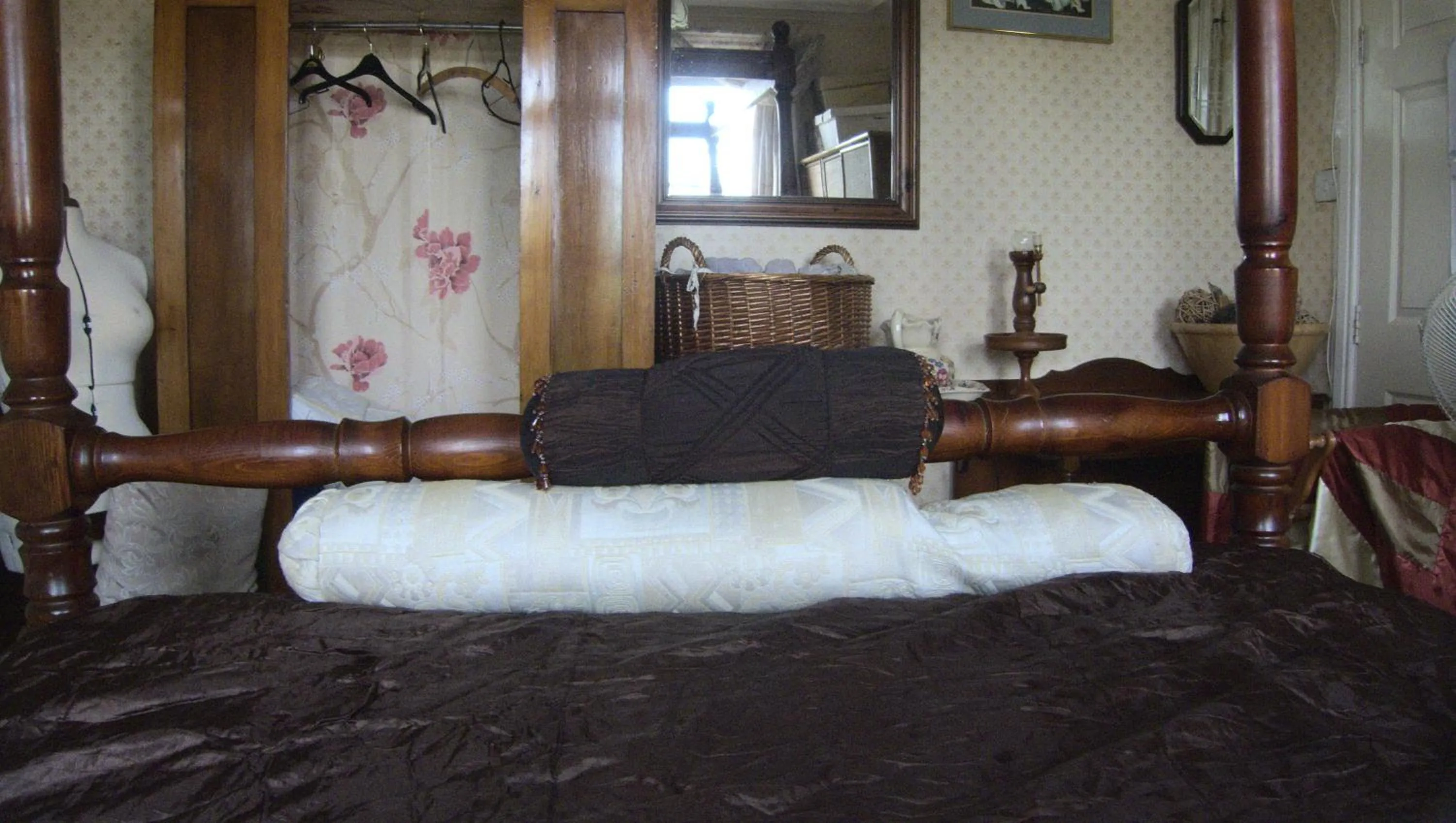 Bed in Ms McCreadys Guest House