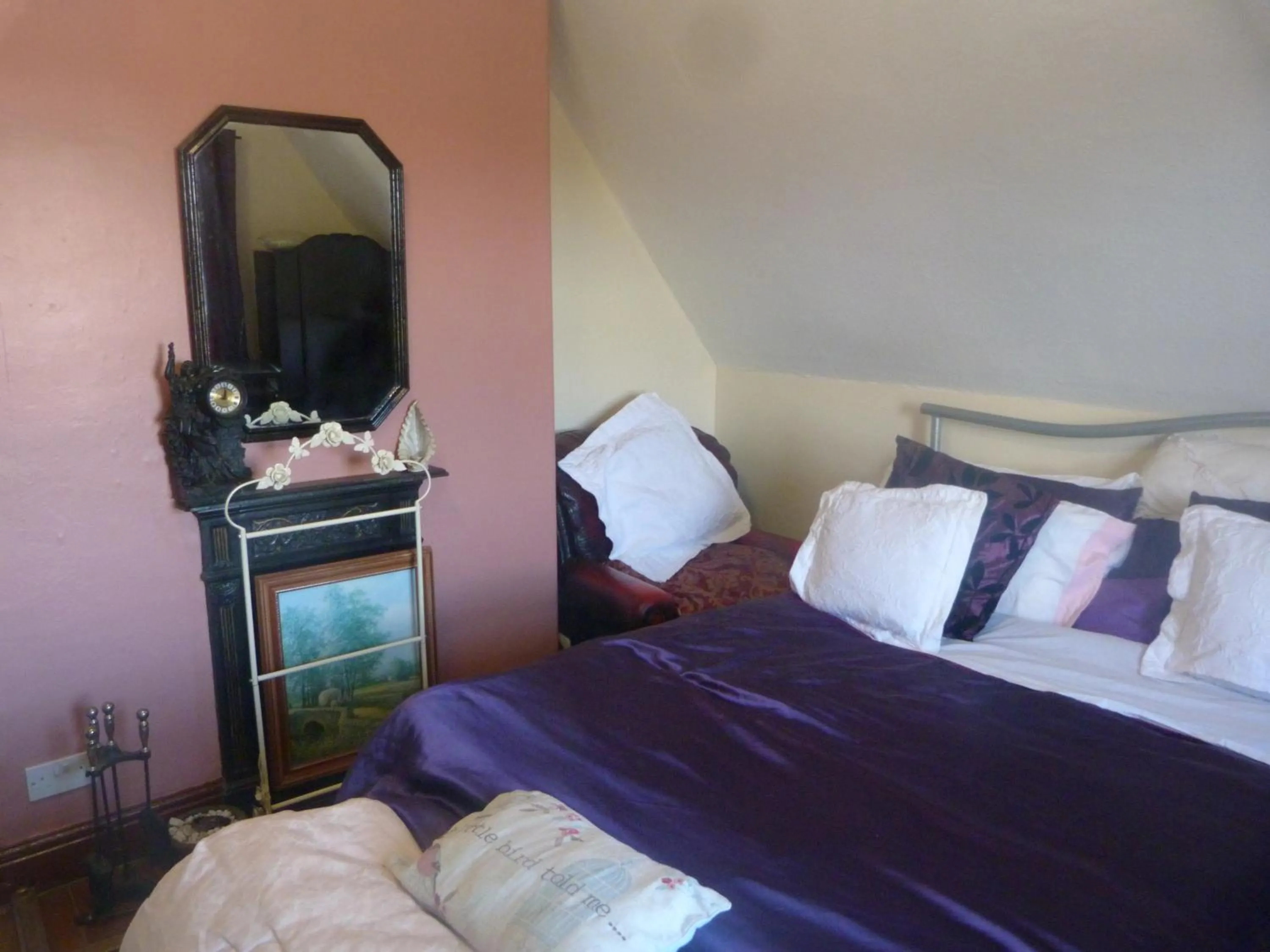 Bed in Ms McCreadys Guest House