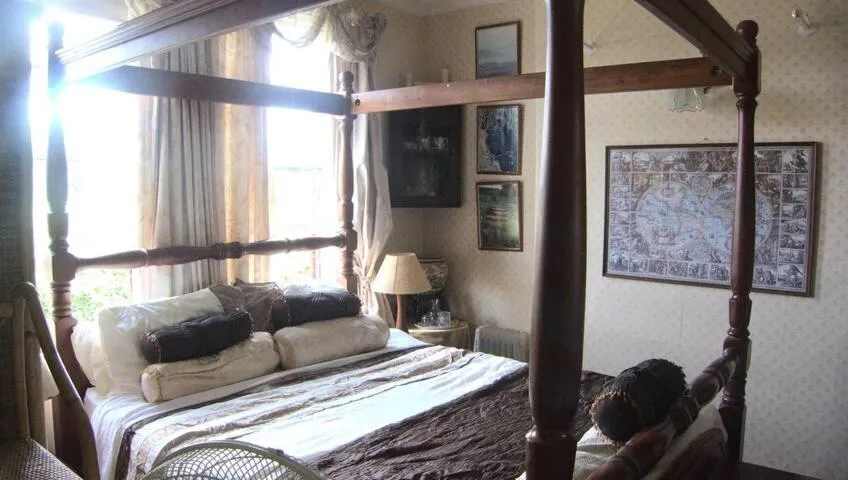 Bed in Ms McCreadys Guest House