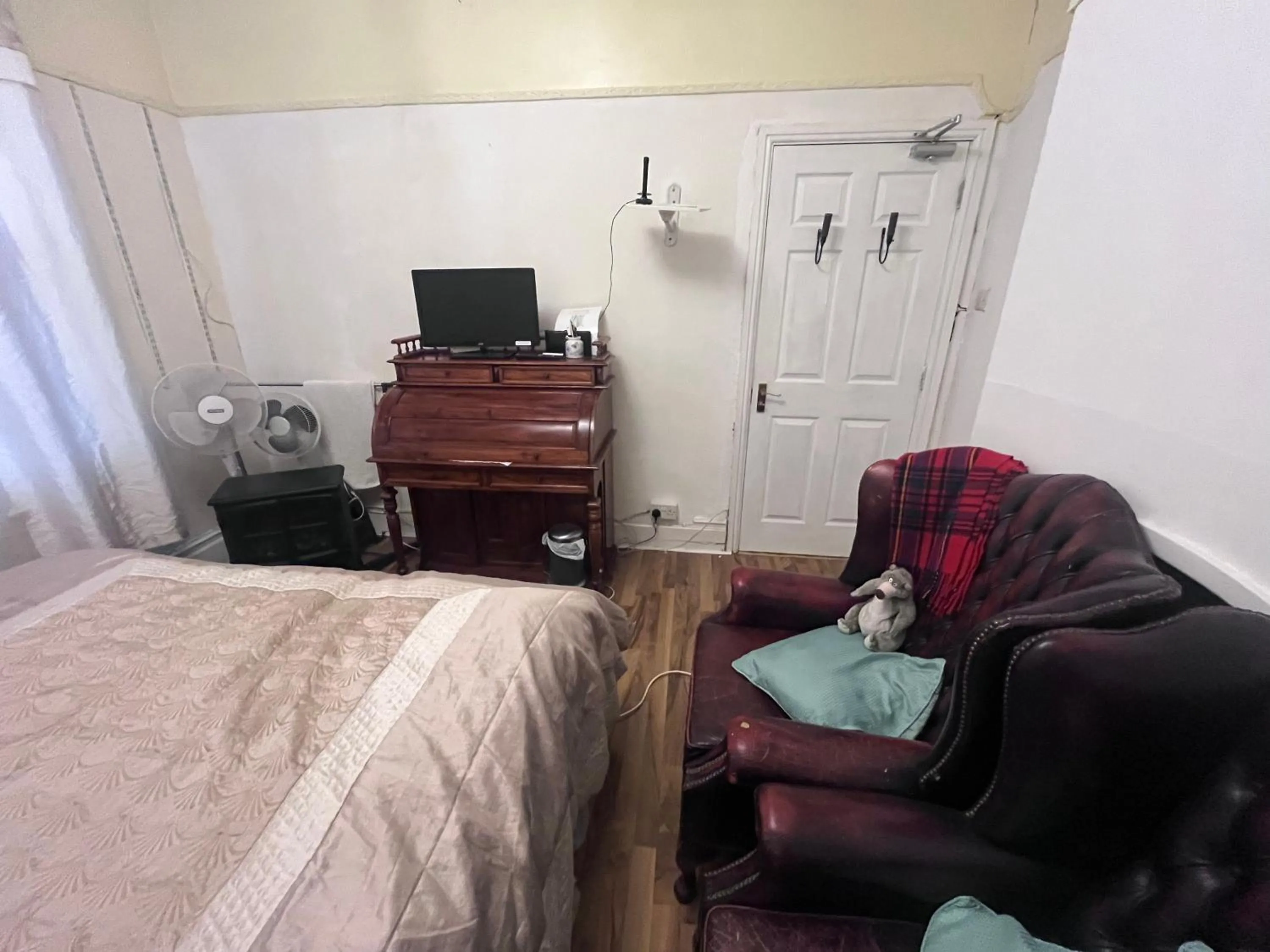 Bed in Ms McCreadys Guest House
