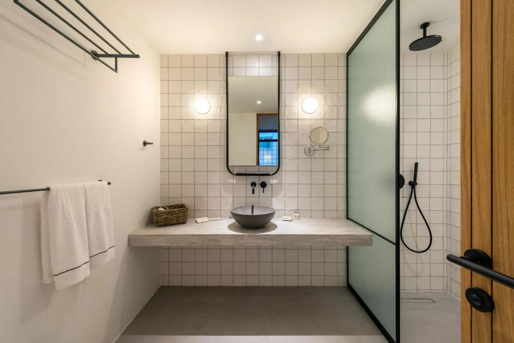 Shower in Kin Athens