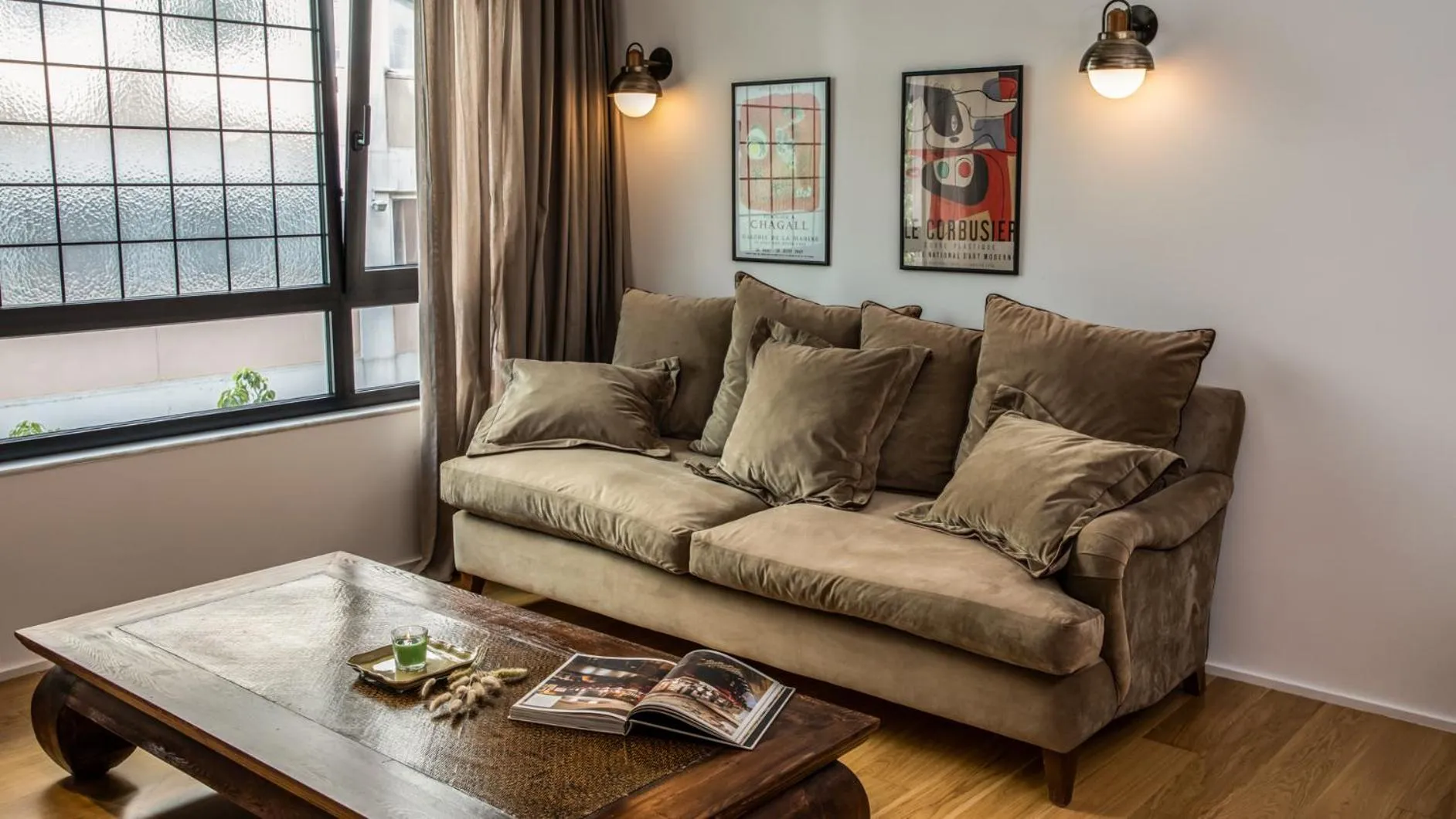 Living room in Kin Athens