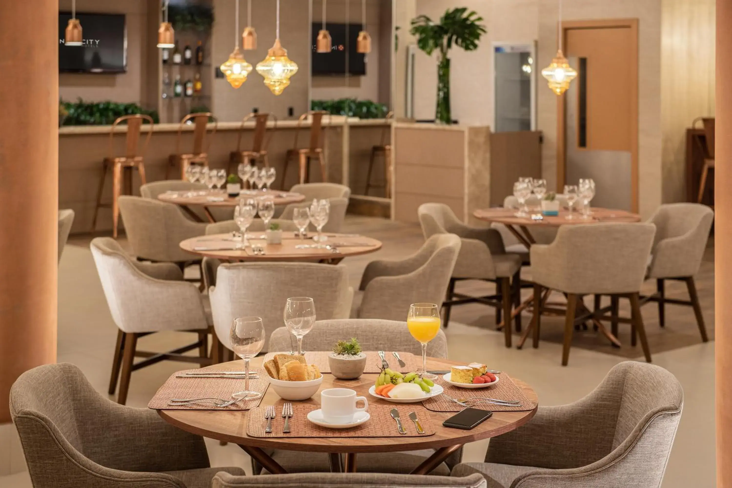 Restaurant/places to eat in Intercity Curitiba Batel Restaurant/places to eat in Intercity Curitiba Batel