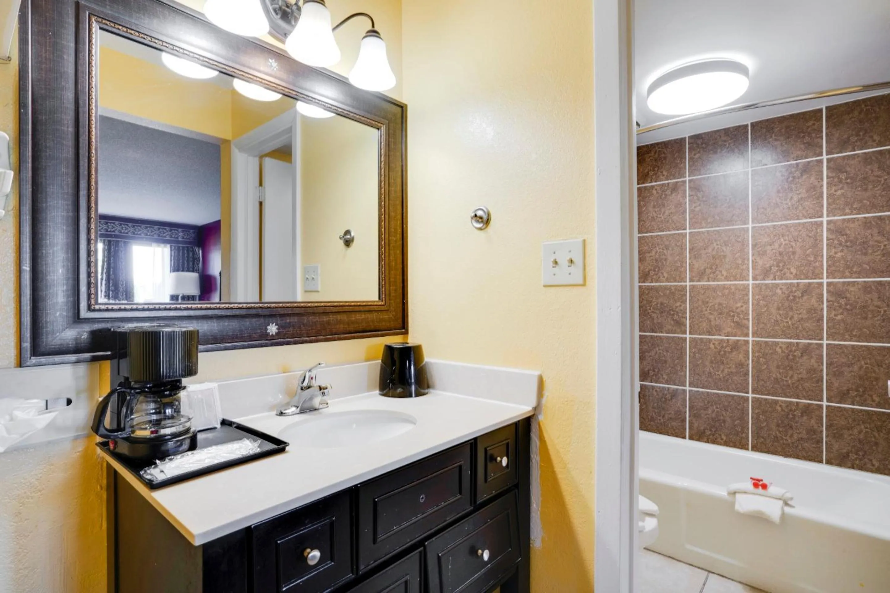 Bathroom in OYO Hotel Wade/Fayetteville I-95 South