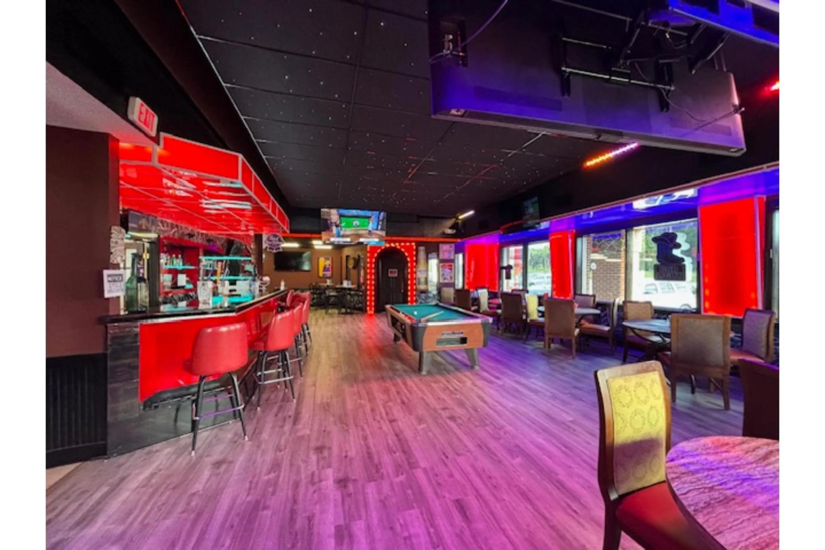 Lounge or bar in OYO Hotel Wade/Fayetteville I-95 South