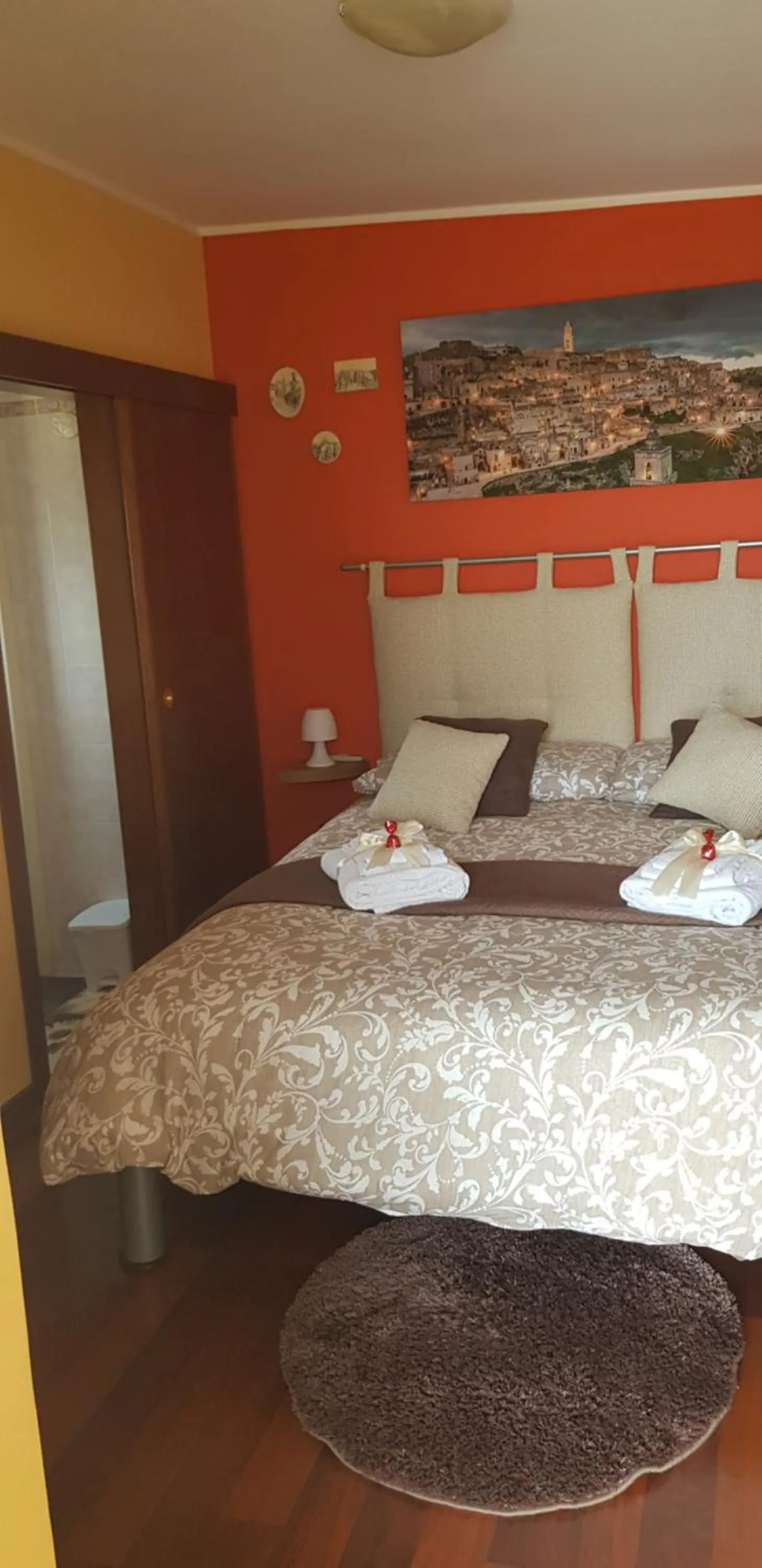 Bedroom, Bed in Sassi's Loft