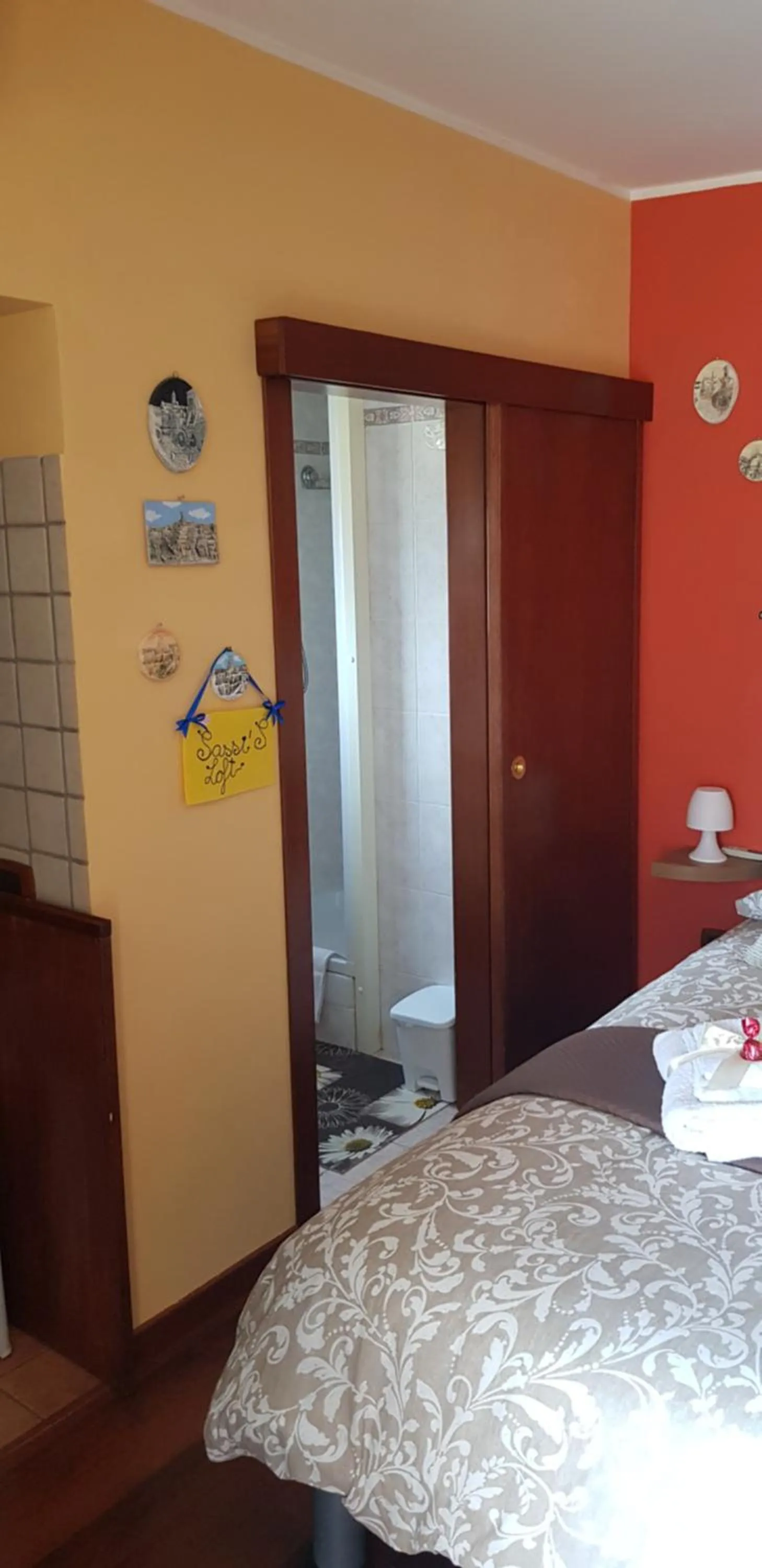 Bedroom, Bed in Sassi's Loft