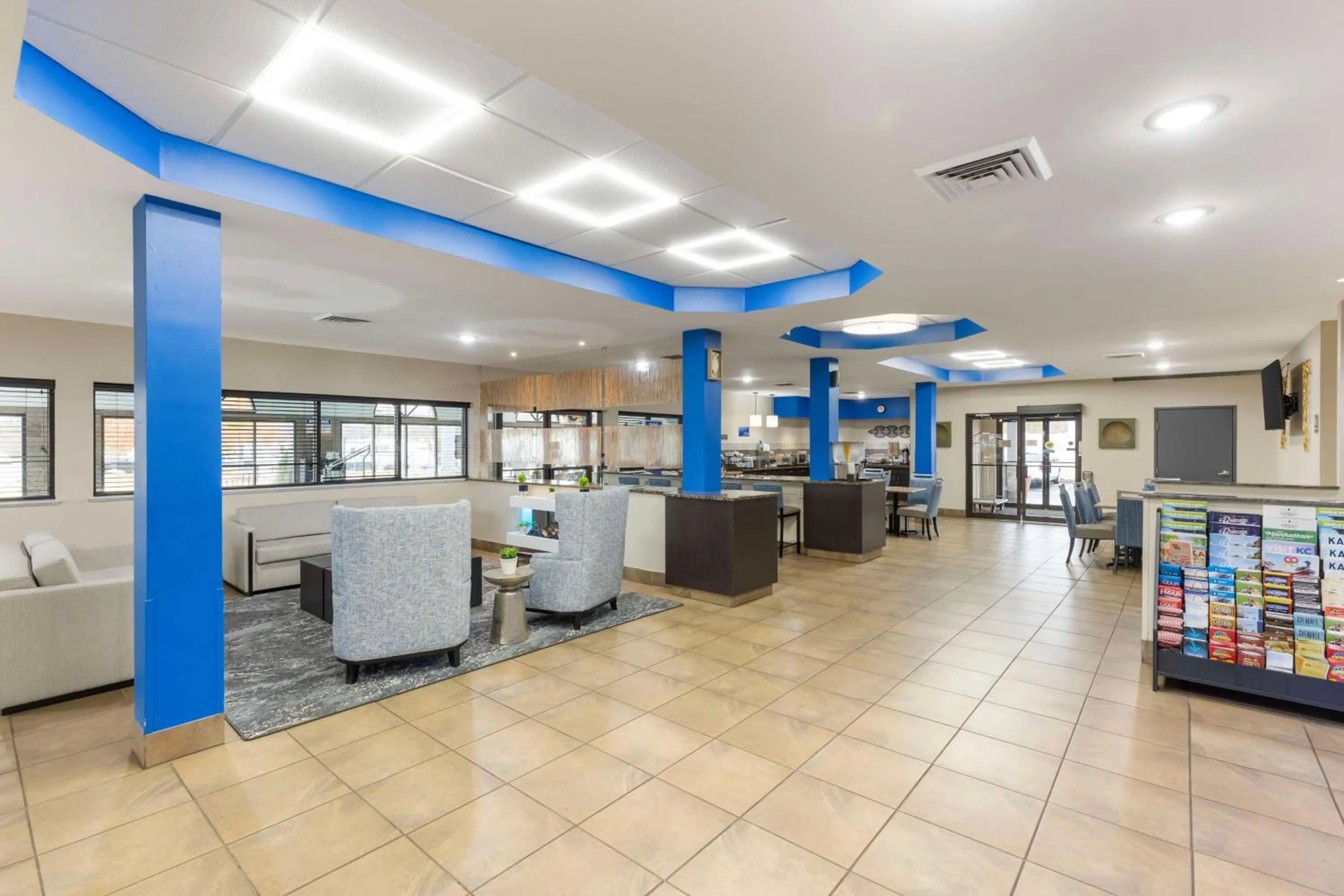 Lobby or reception in Best Western St. Louis Inn