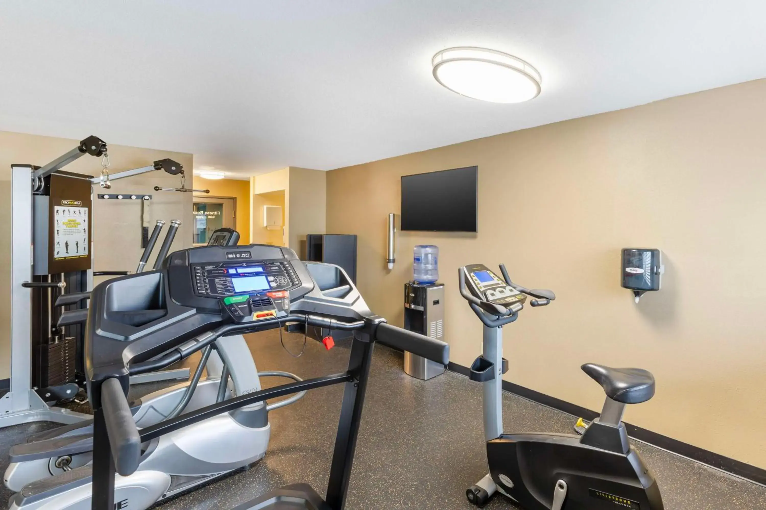 Fitness centre/facilities in Best Western St. Louis Inn Fitness centre/facilities in Best Western St. Louis Inn