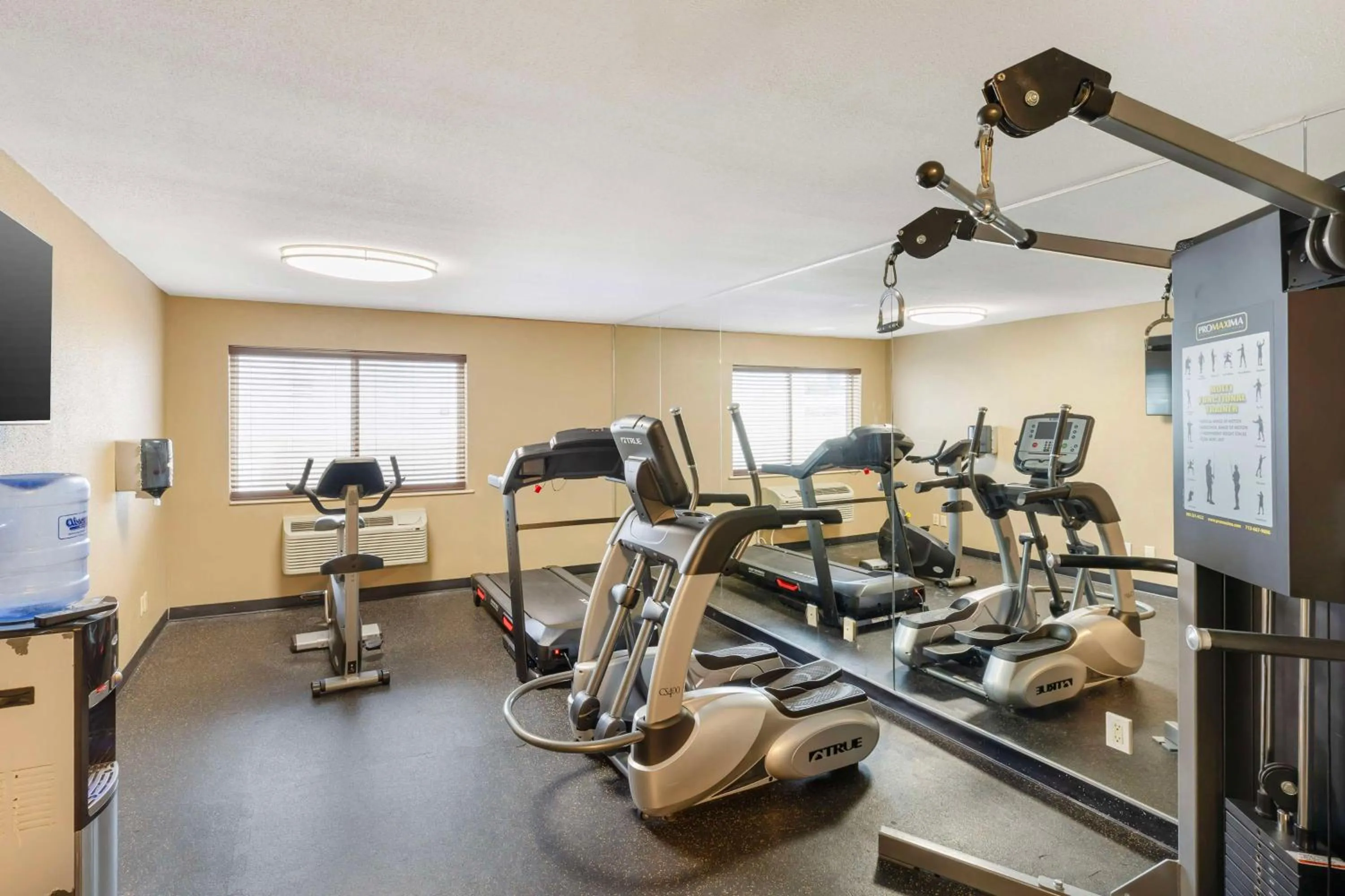Fitness centre/facilities in Best Western St. Louis Inn