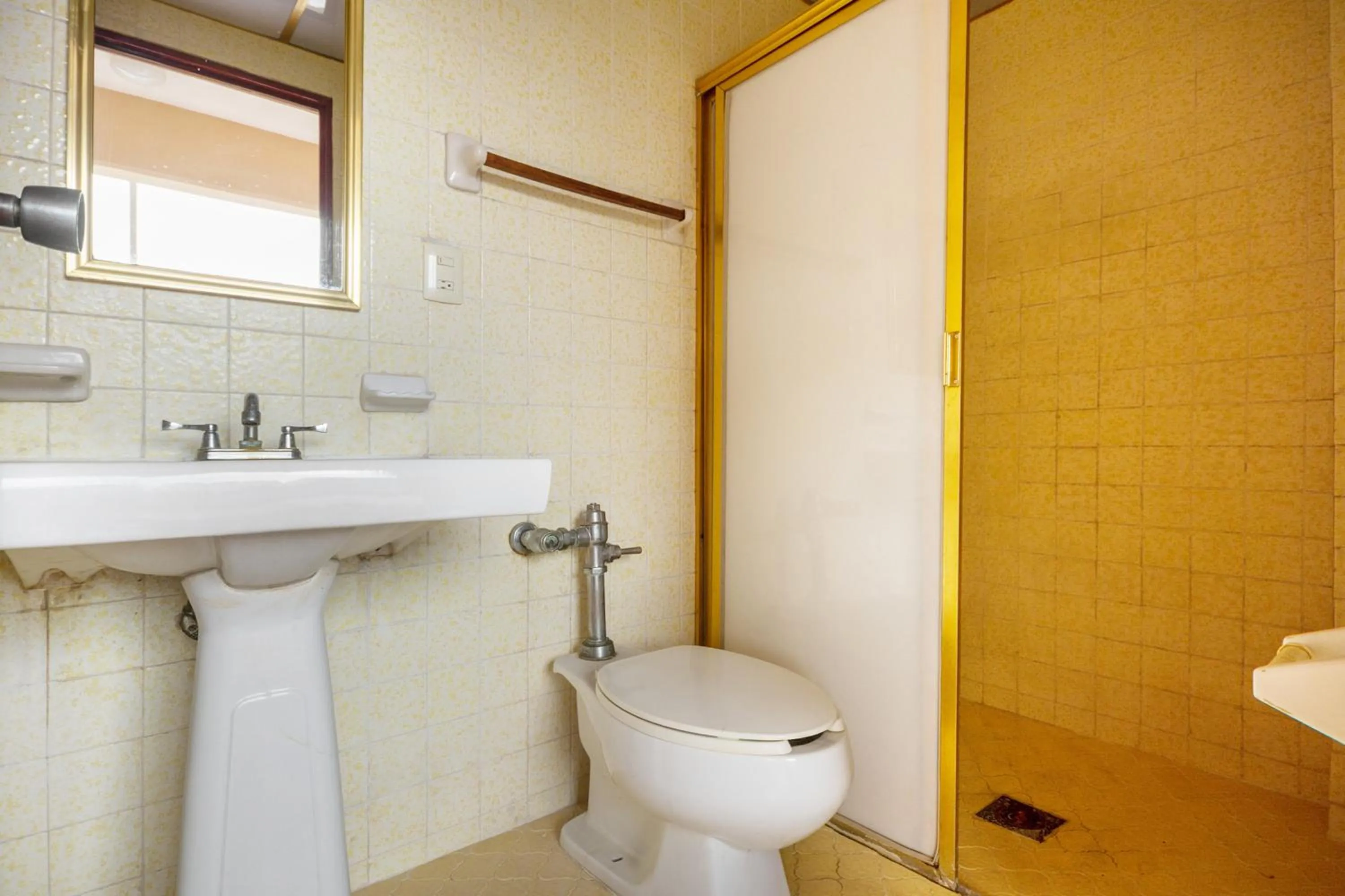 Bathroom in OYO Hotel Totonacapan, Papantla