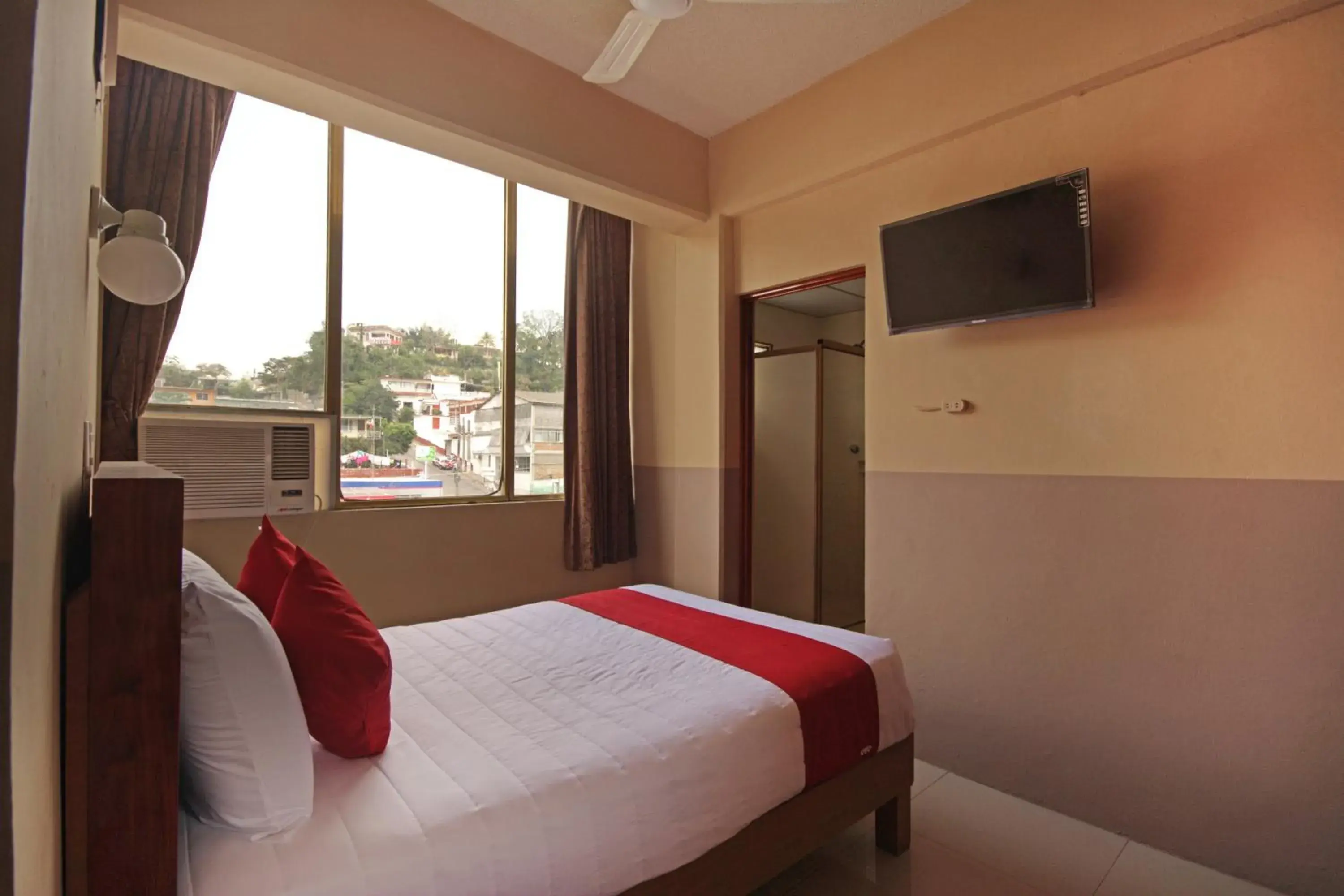 Bedroom, Bed in OYO Hotel Totonacapan, Papantla Bedroom, Bed in OYO Hotel Totonacapan, Papantla