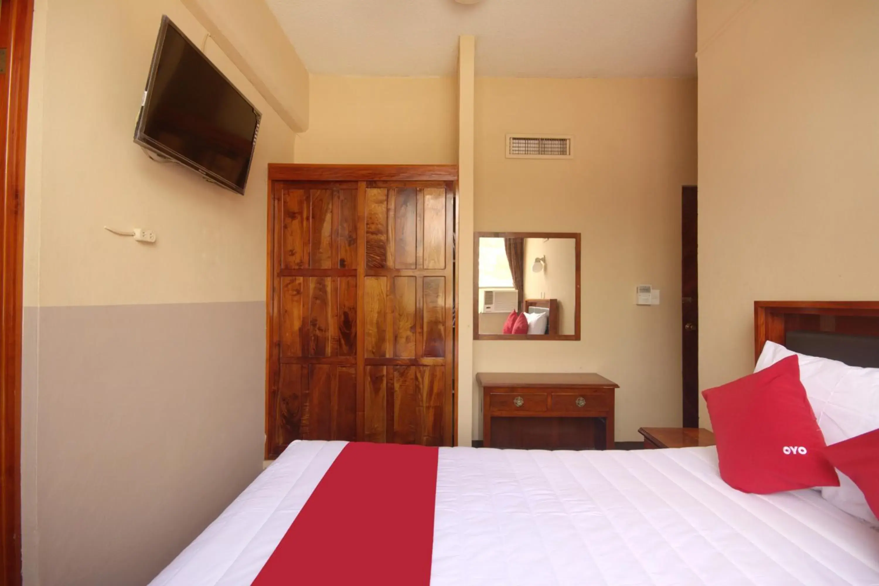 Bedroom, Bed in OYO Hotel Totonacapan, Papantla Bedroom, Bed in OYO Hotel Totonacapan, Papantla