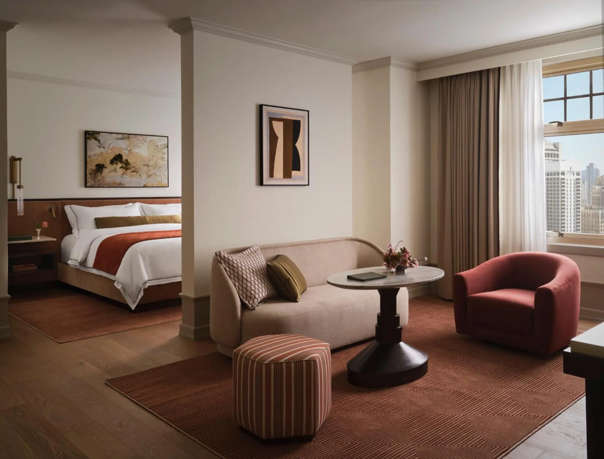Living room, Bed in The Huntington Hotel