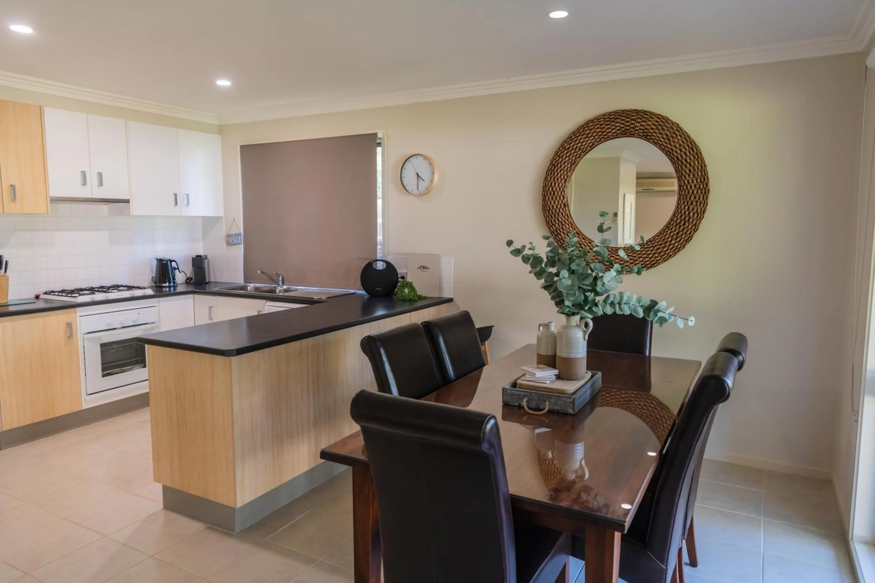 Dining area in McMillans of Metung Coastal Resort