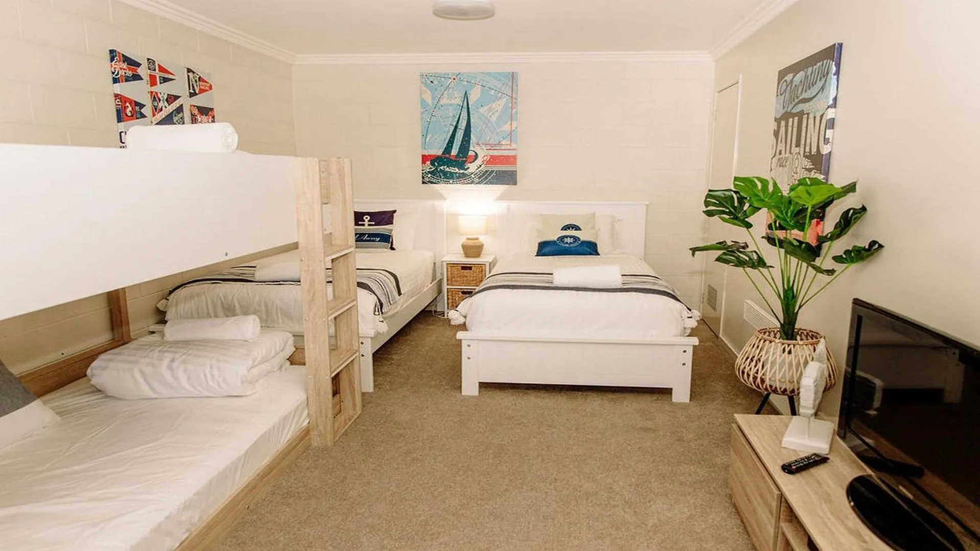 Bedroom, Bed in McMillans of Metung Coastal Resort