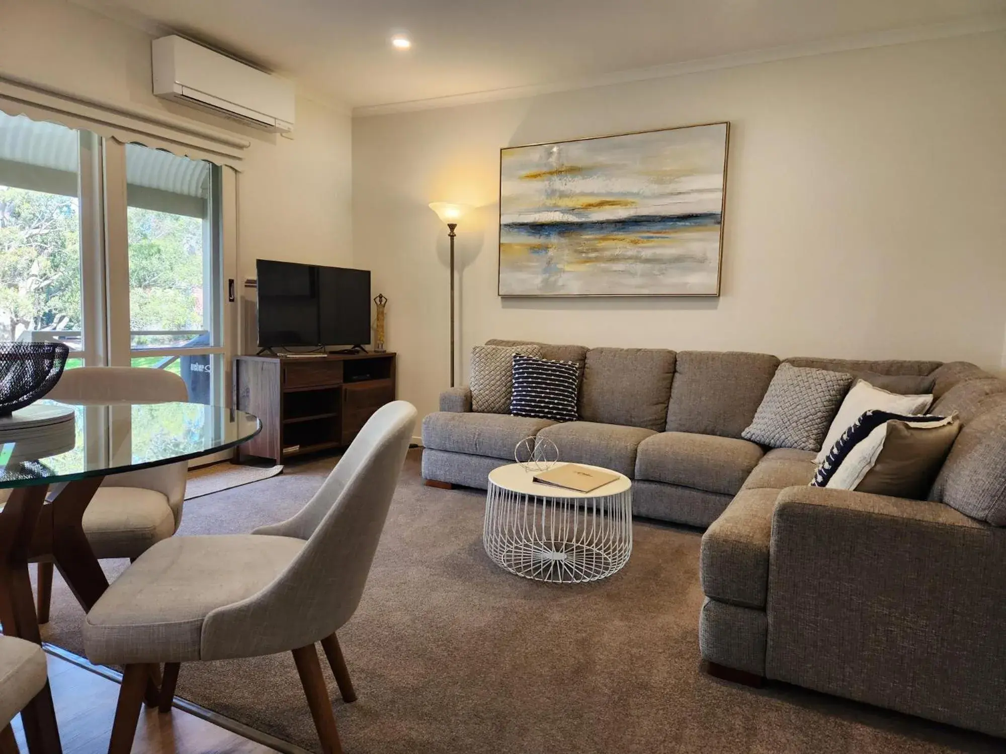 Two-Bedroom Cottage – 8 in McMillans of Metung Coastal Resort Two-Bedroom Cottage – 8 in McMillans of Metung Coastal Resort