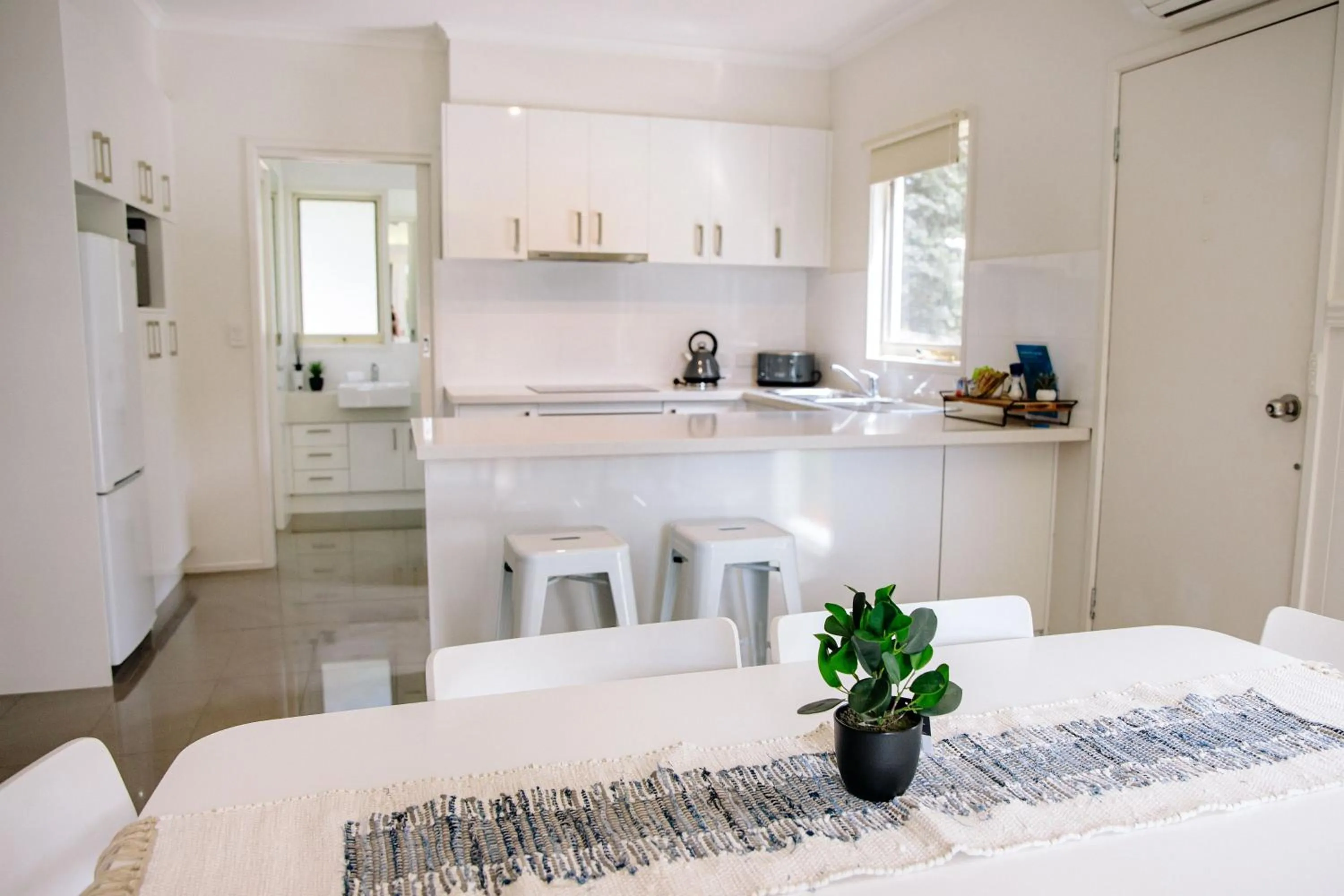 Dining area in McMillans of Metung Coastal Resort