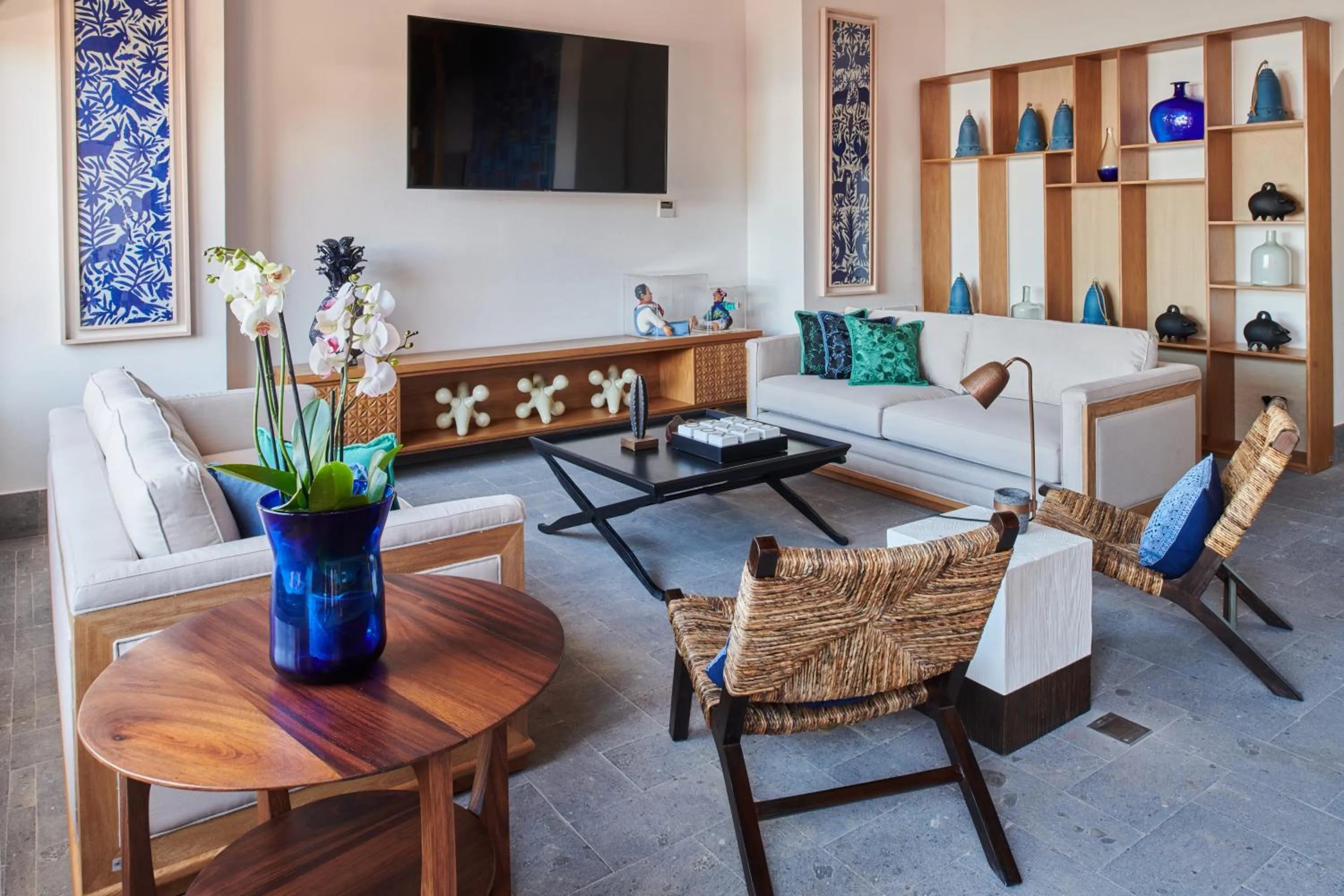 Communal lounge/ TV room in Hotel Boutique Luxury Patio Azul