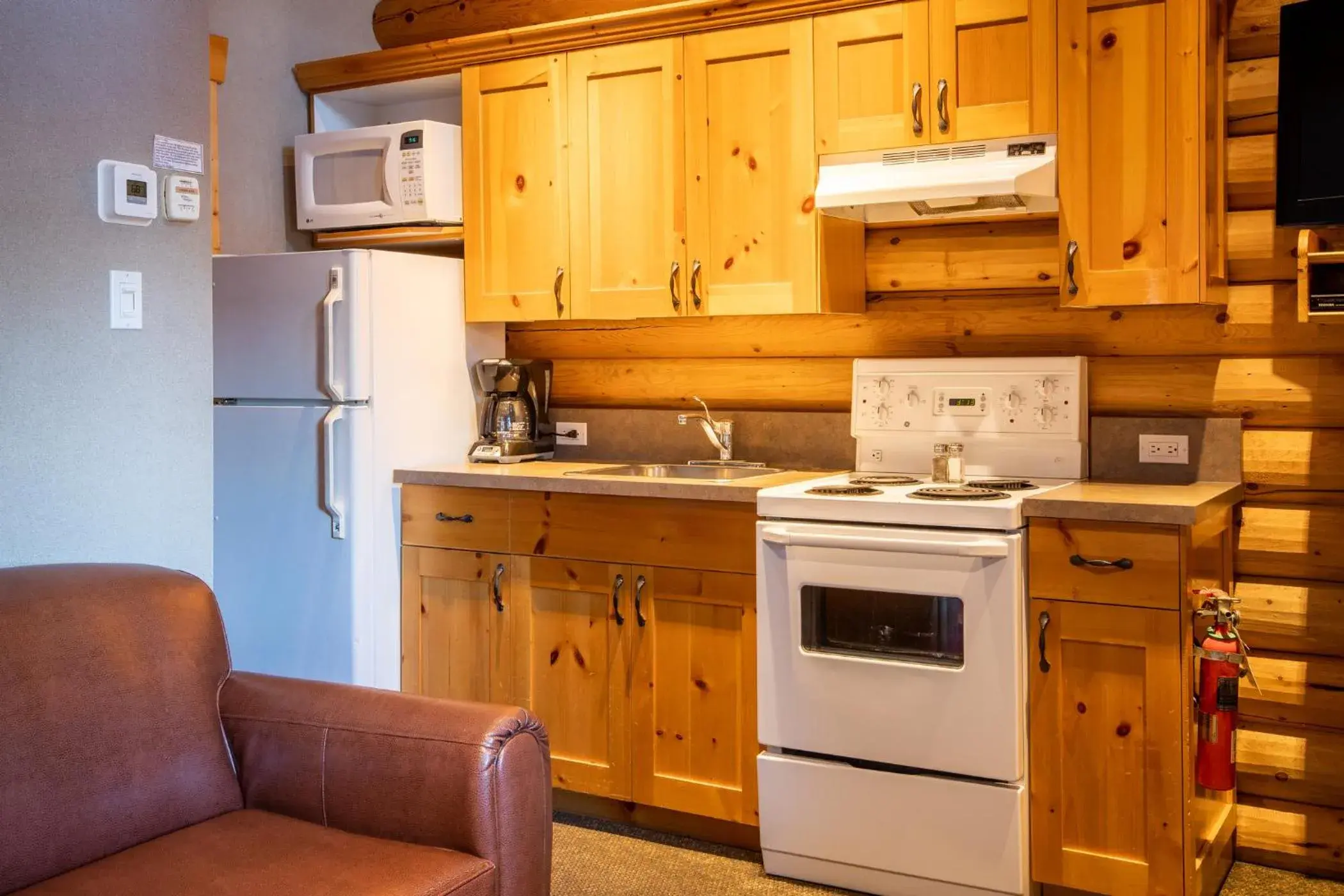 Kitchen or kitchenette in Miette Mountain Cabins Kitchen or kitchenette in Miette Mountain Cabins