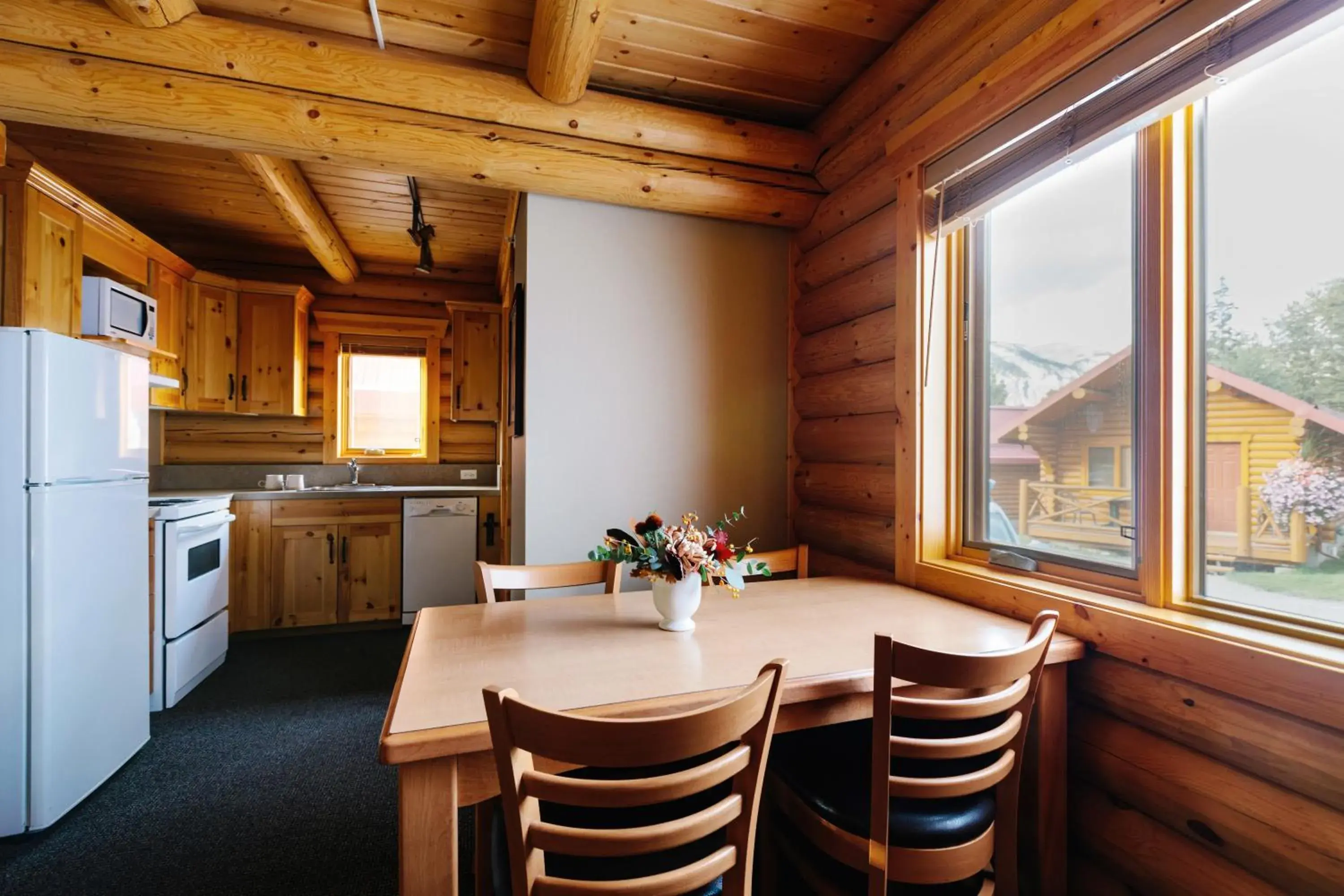 Kitchen or kitchenette in Miette Mountain Cabins Kitchen or kitchenette in Miette Mountain Cabins
