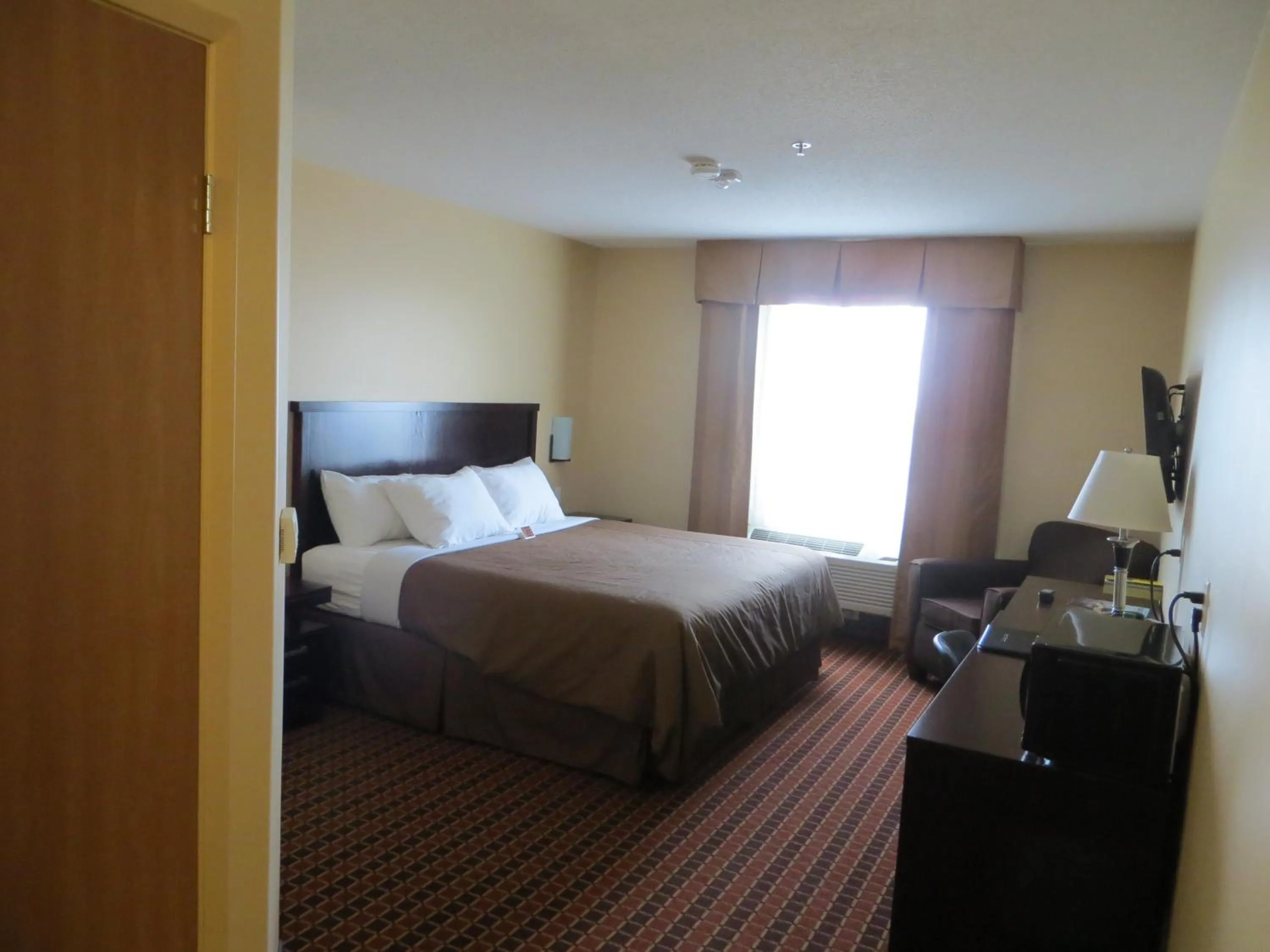 Bed in Poplar Tree Inn