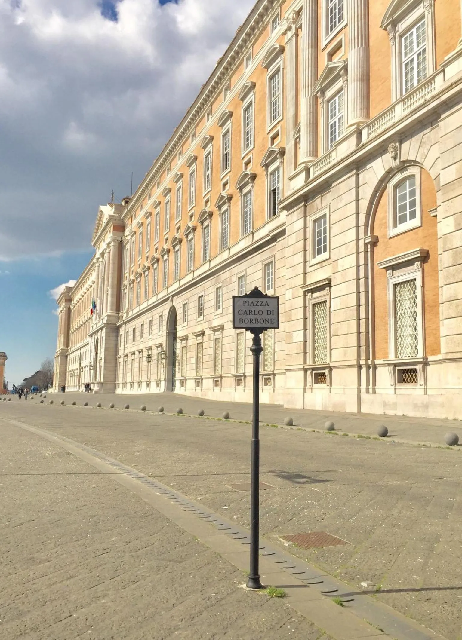 Neighbourhood in ROYAL GARDENS