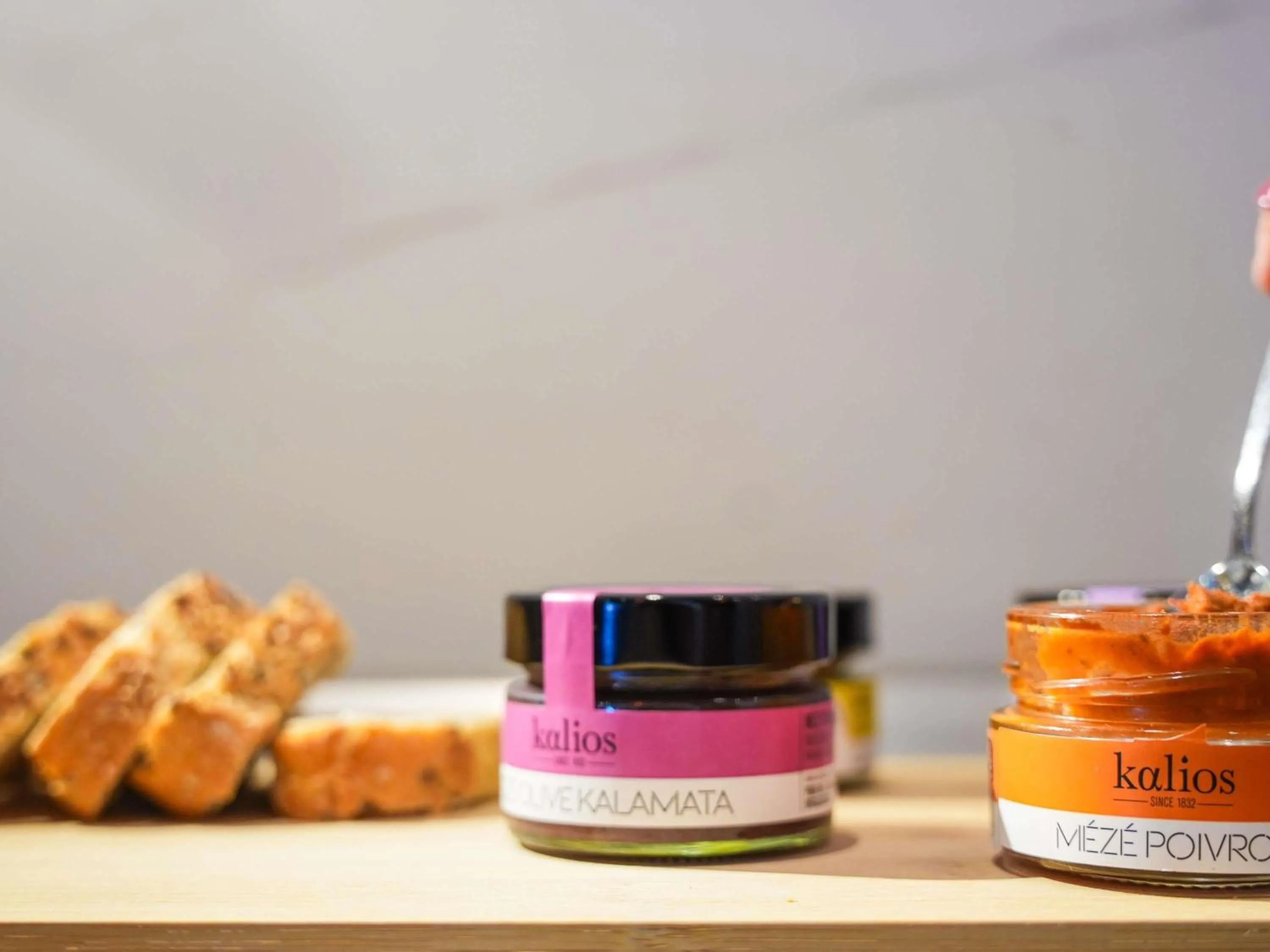 Lounge or bar in Novotel Suites Marseille Centre Euromed