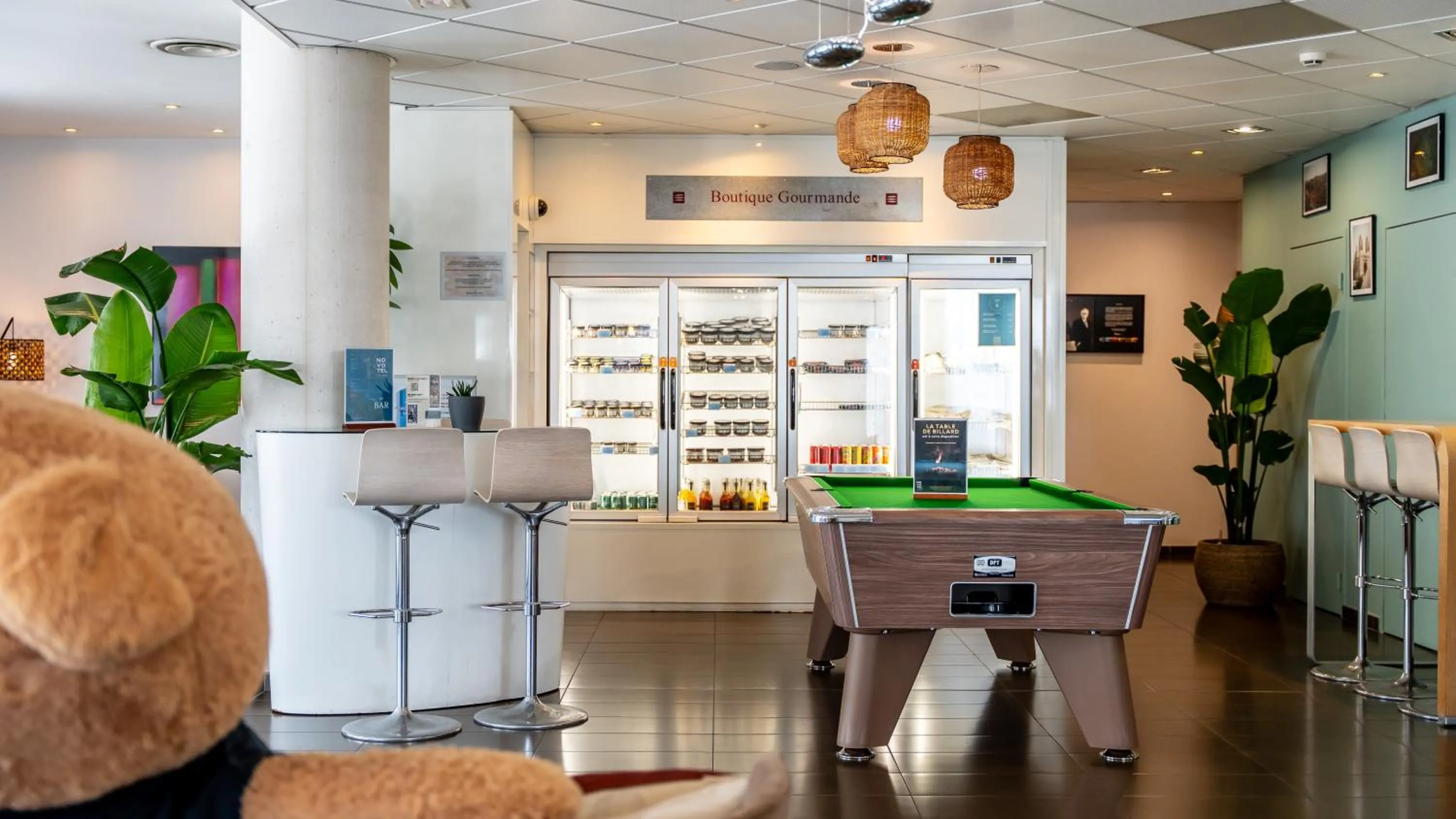Billiard in Novotel Suites Marseille Centre Euromed