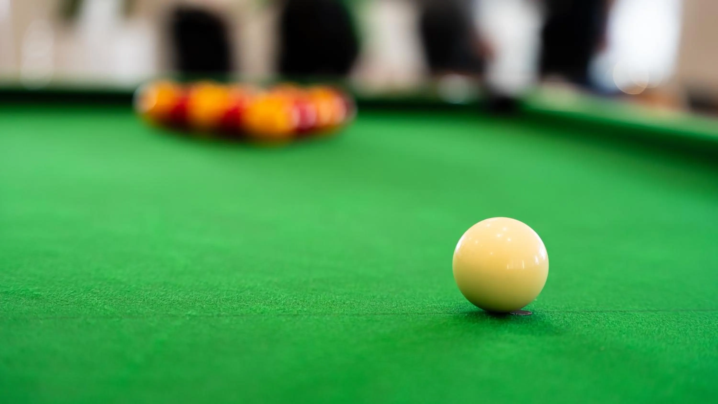 Billiard in Novotel Suites Marseille Centre Euromed