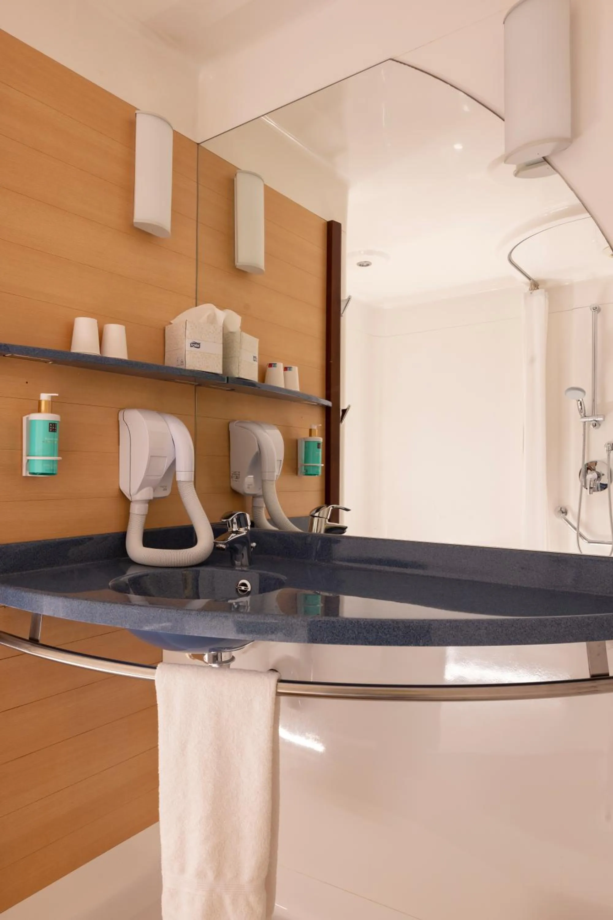 Bathroom in Novotel Suites Marseille Centre Euromed