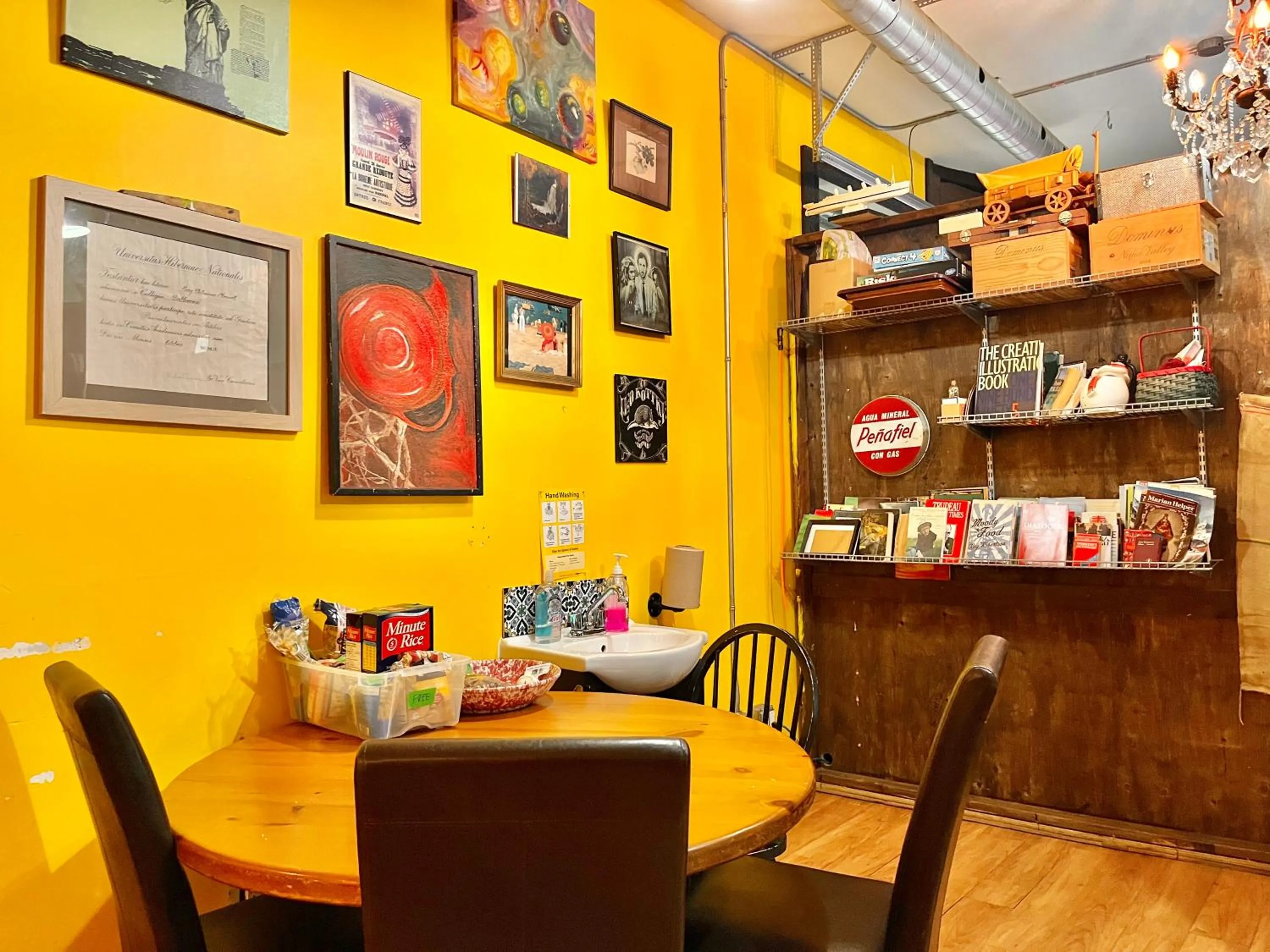 Kitchen or kitchenette in The Only Backpacker's Inn