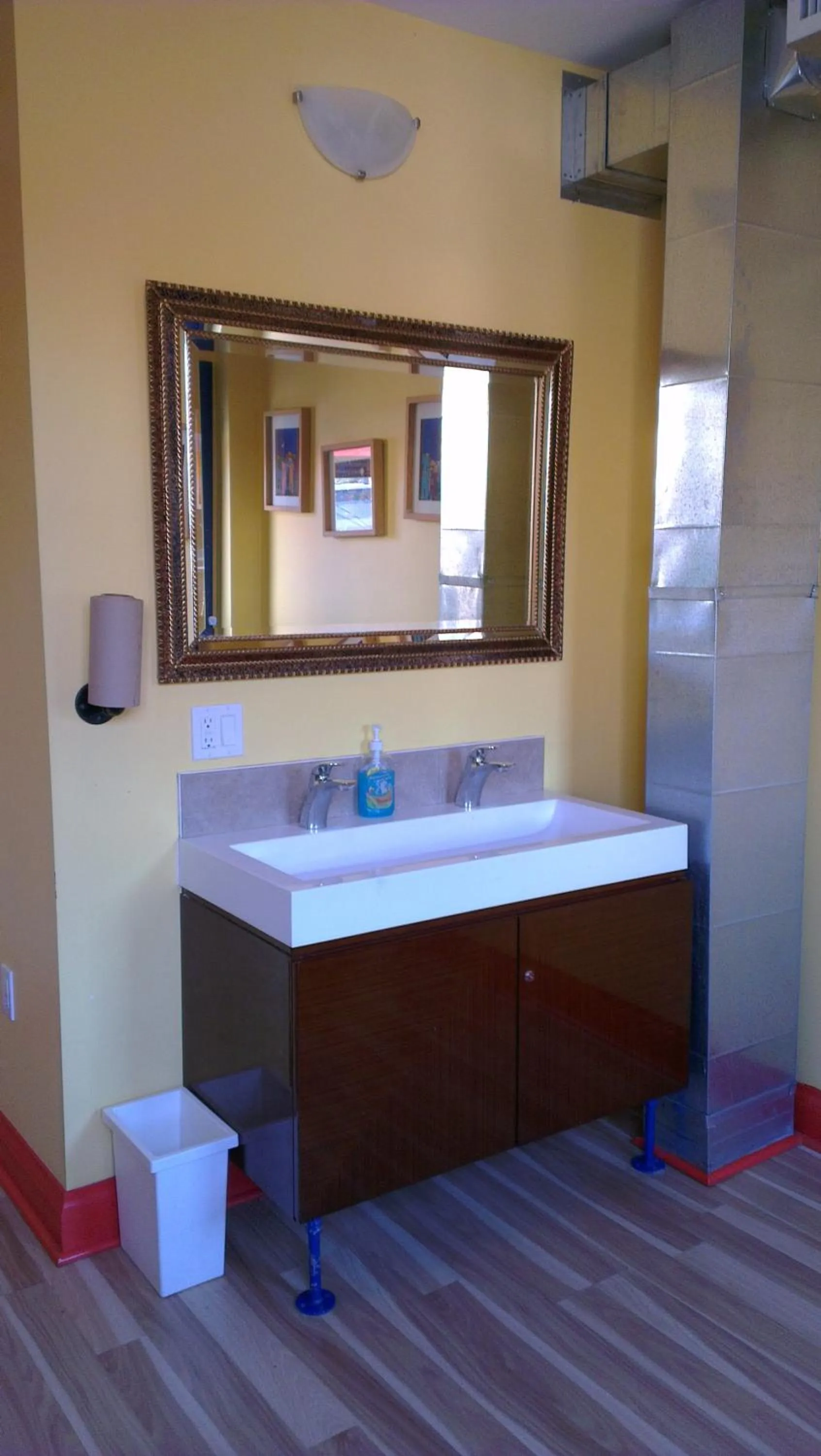 Bathroom in The Only Backpacker's Inn