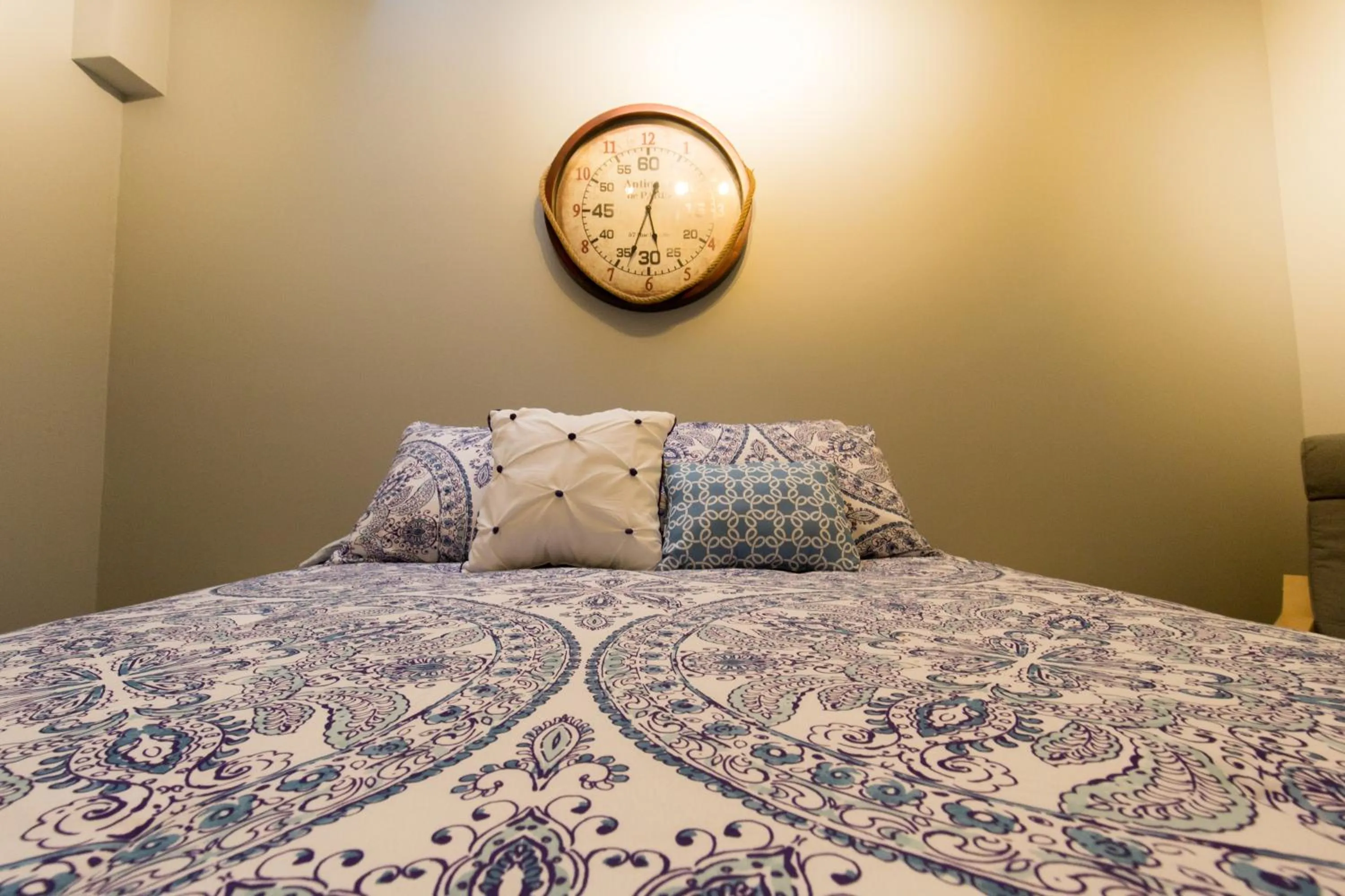 Bedroom, Bed in The Only Backpacker's Inn