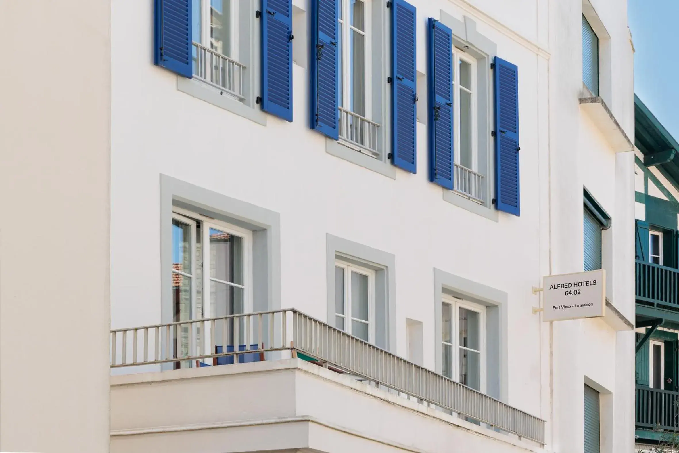 Property building in ALFRED HOTELS Port-Vieux Property building in ALFRED HOTELS Port-Vieux