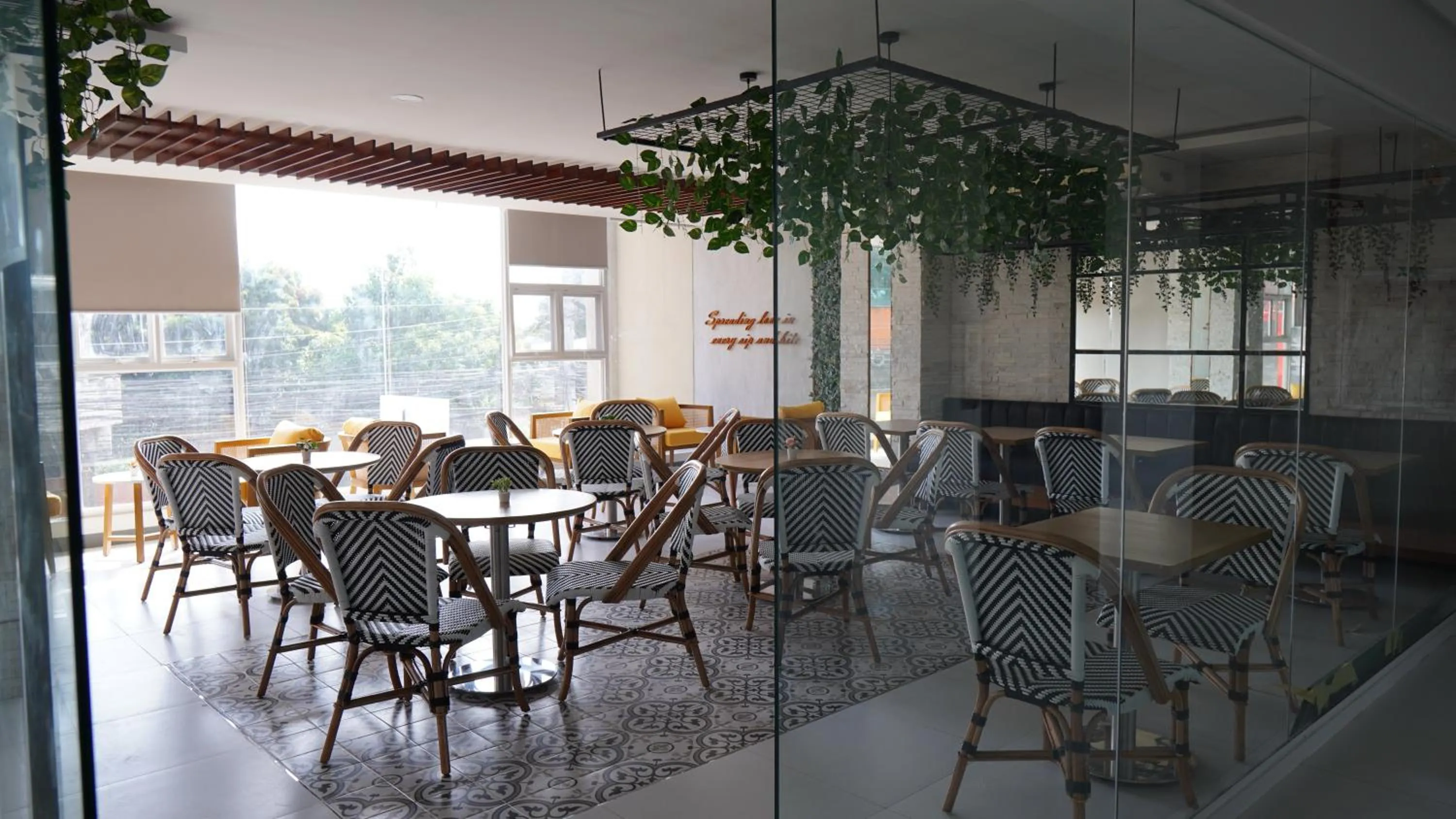 Restaurant/places to eat in Hotel One