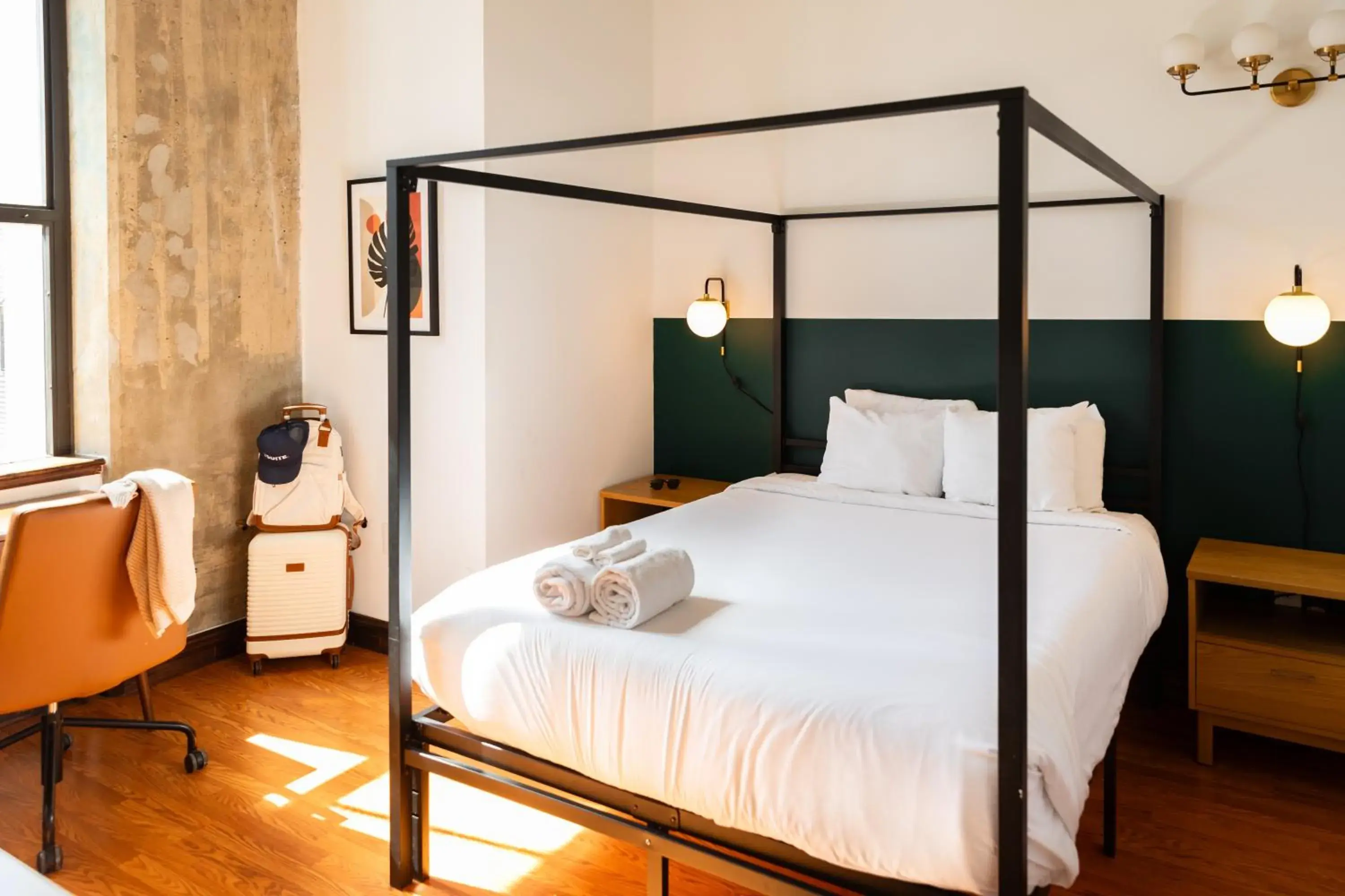 Bed in Sosuite at Independence Lofts - Callowhill Bed in Sosuite at Independence Lofts - Callowhill