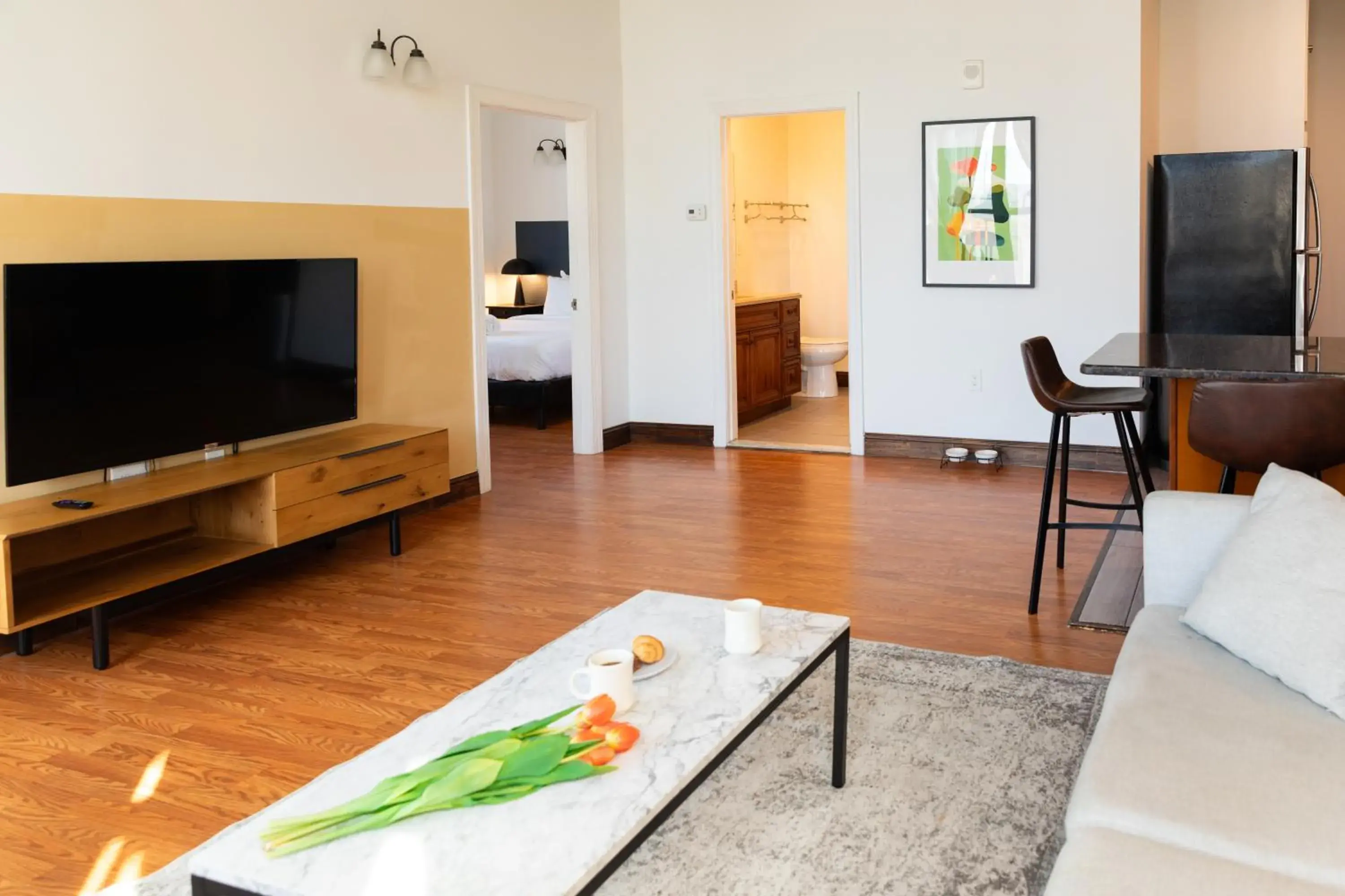 Living room in Sosuite at Independence Lofts - Callowhill Living room in Sosuite at Independence Lofts - Callowhill