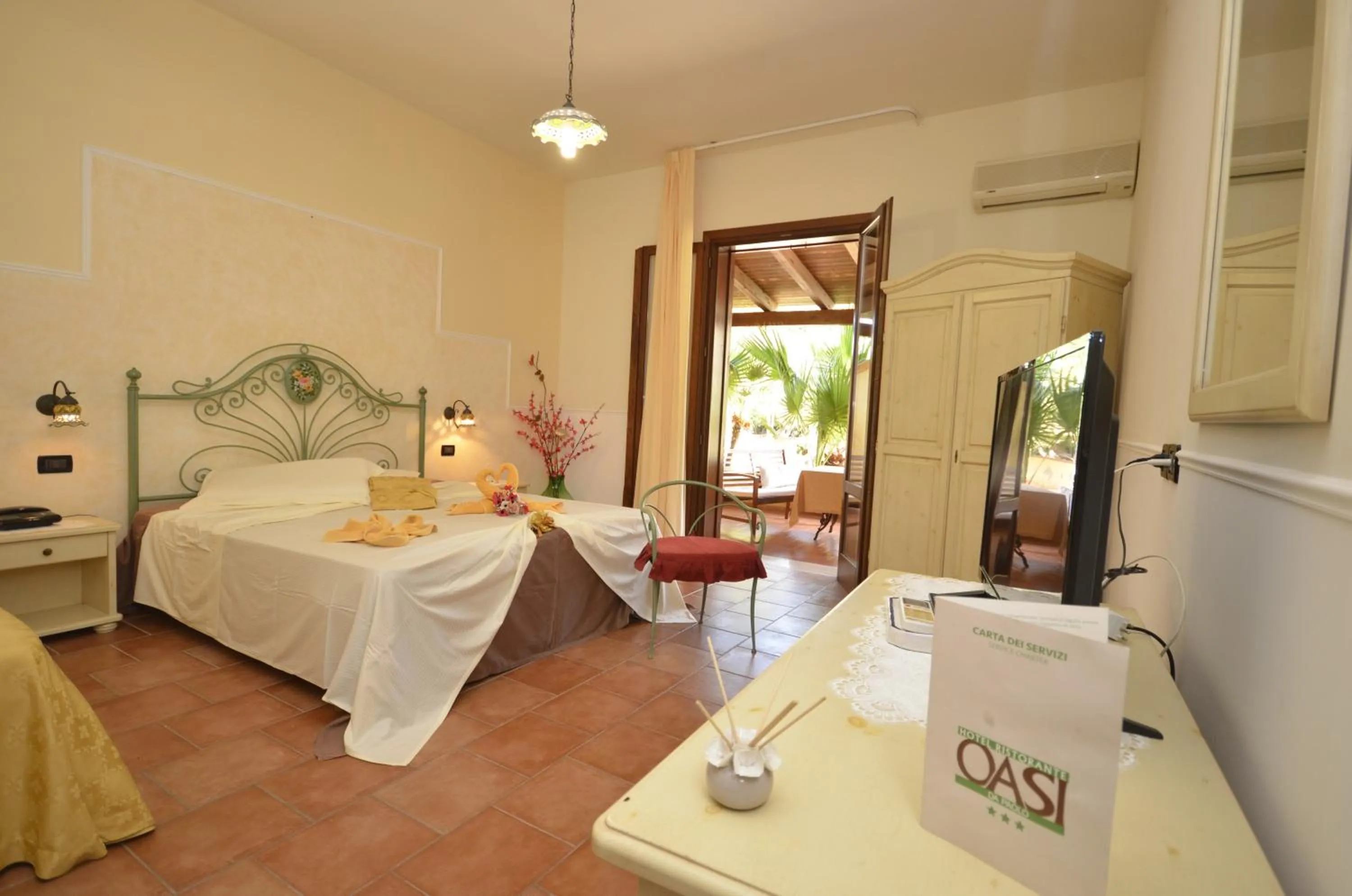 Garden view, Bed in Hotel Oasi da Paolo